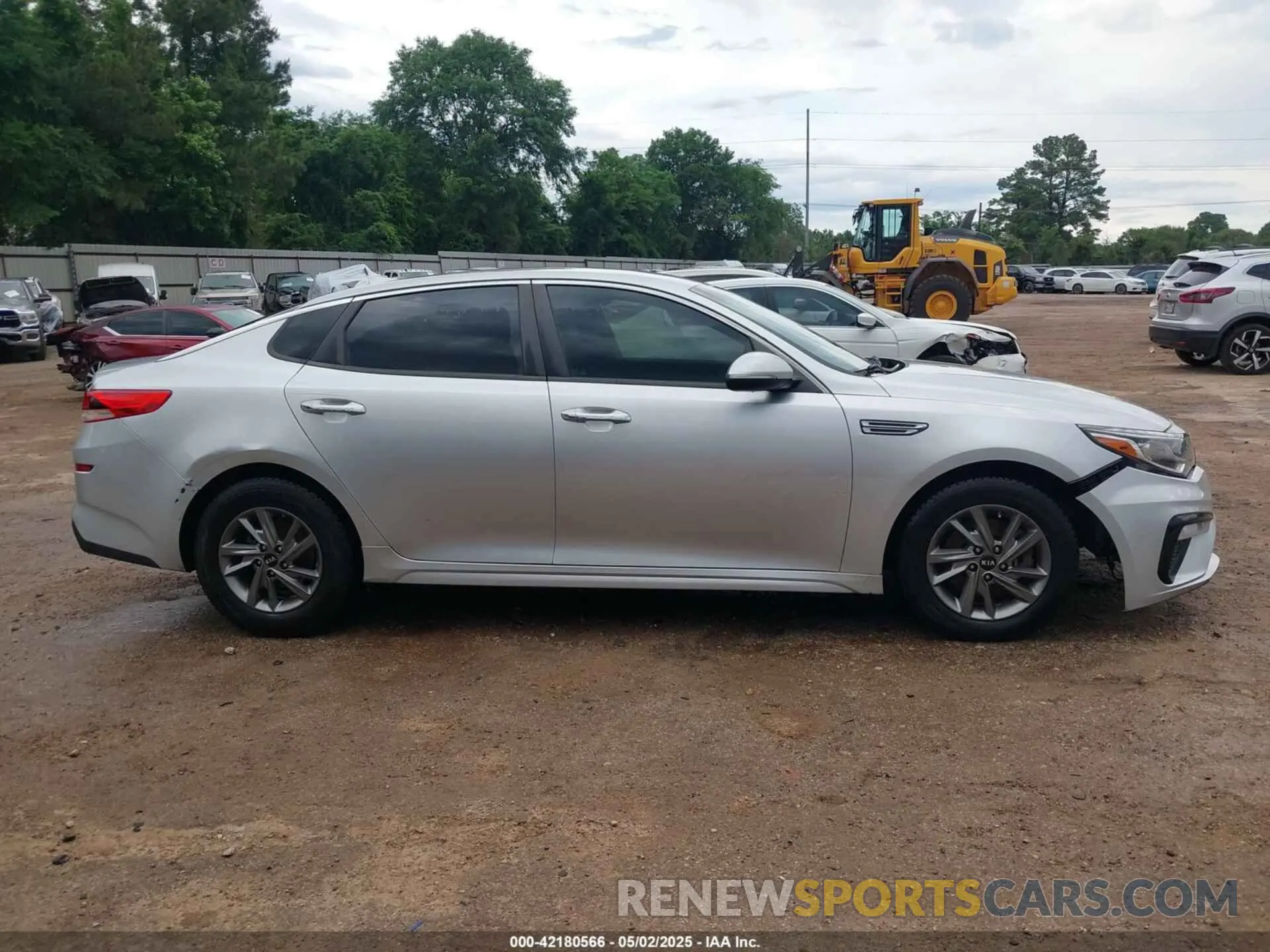 12 fotografías del automóvil dañado 5XXGT4L38KG342820 KIA OPTIMA 2019