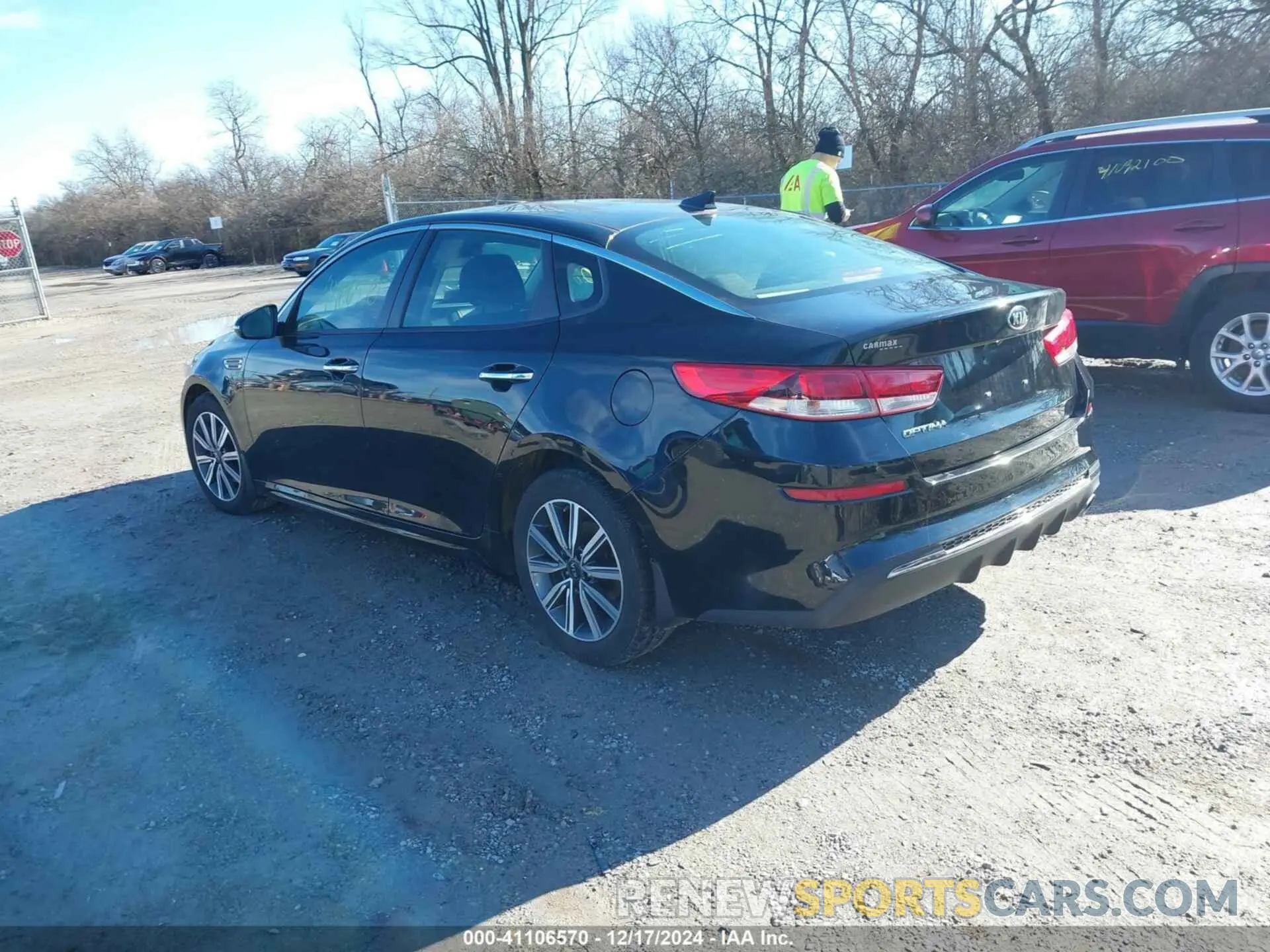 3 fotografías del automóvil dañado 5XXGT4L38KG351064 KIA OPTIMA 2019