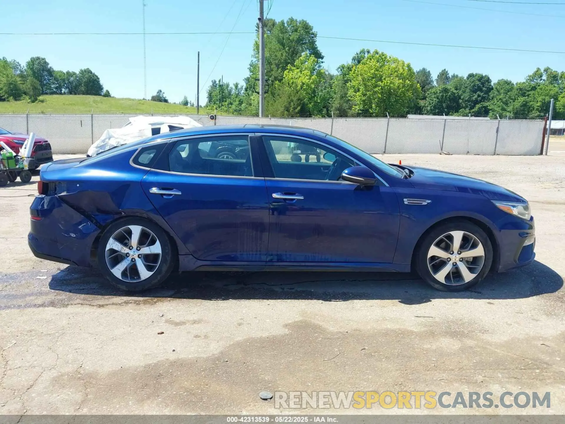 14 fotografías del automóvil dañado 5XXGT4L38KG359424 KIA OPTIMA 2019