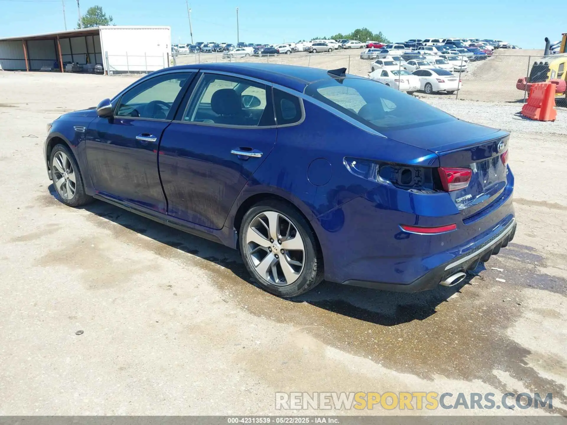 3 fotografías del automóvil dañado 5XXGT4L38KG359424 KIA OPTIMA 2019