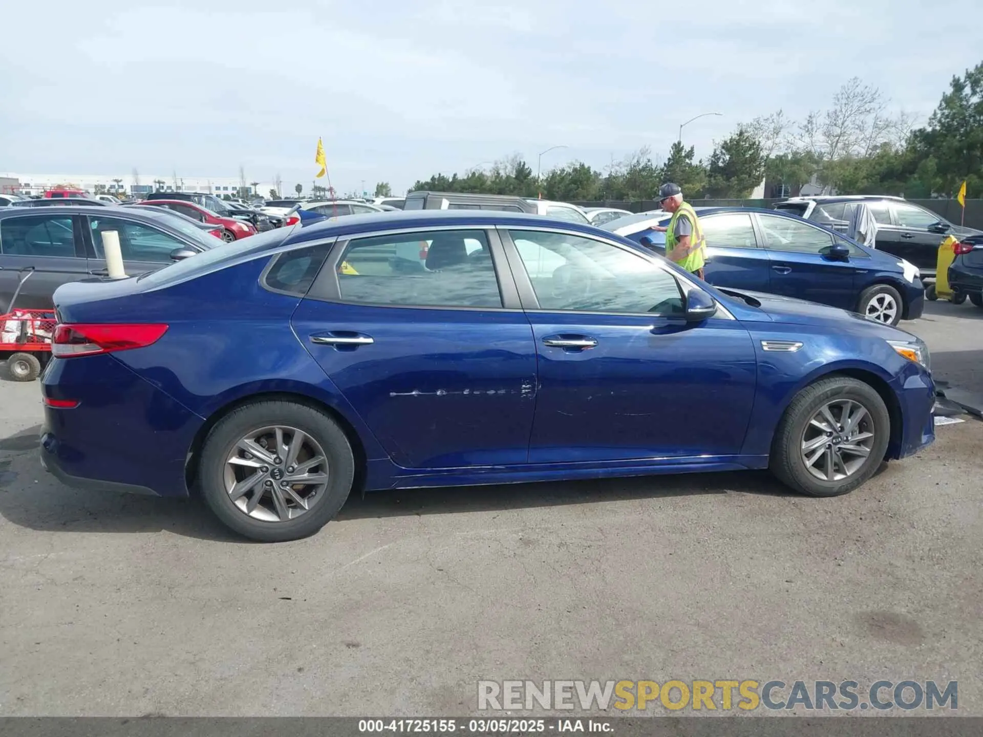 13 fotografías del automóvil dañado 5XXGT4L38KG375025 KIA OPTIMA 2019