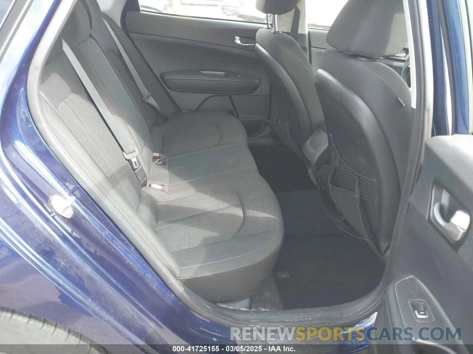 8 fotografías del automóvil dañado 5XXGT4L38KG375025 KIA OPTIMA 2019