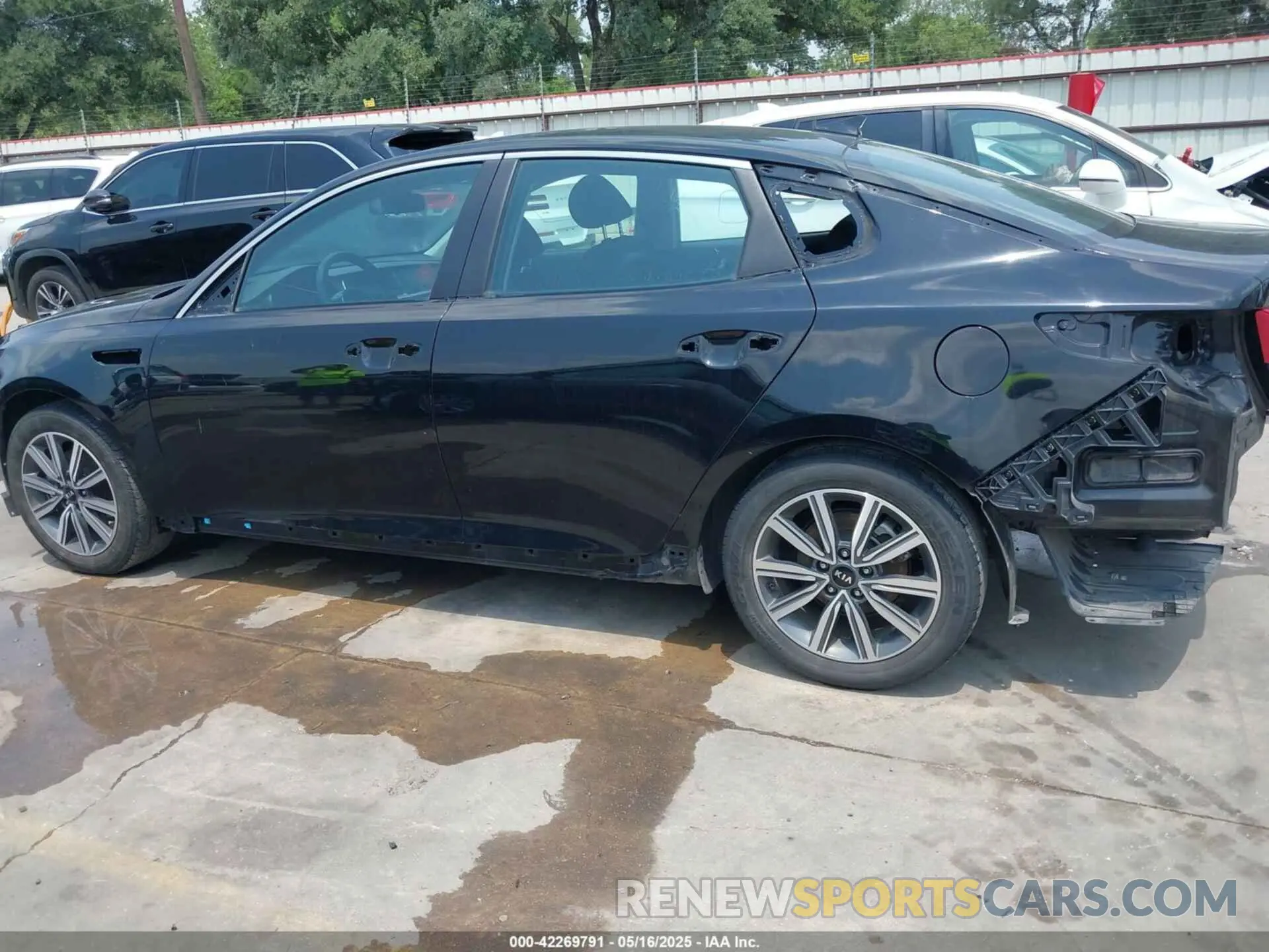 15 fotografías del automóvil dañado 5XXGT4L38KG375297 KIA OPTIMA 2019
