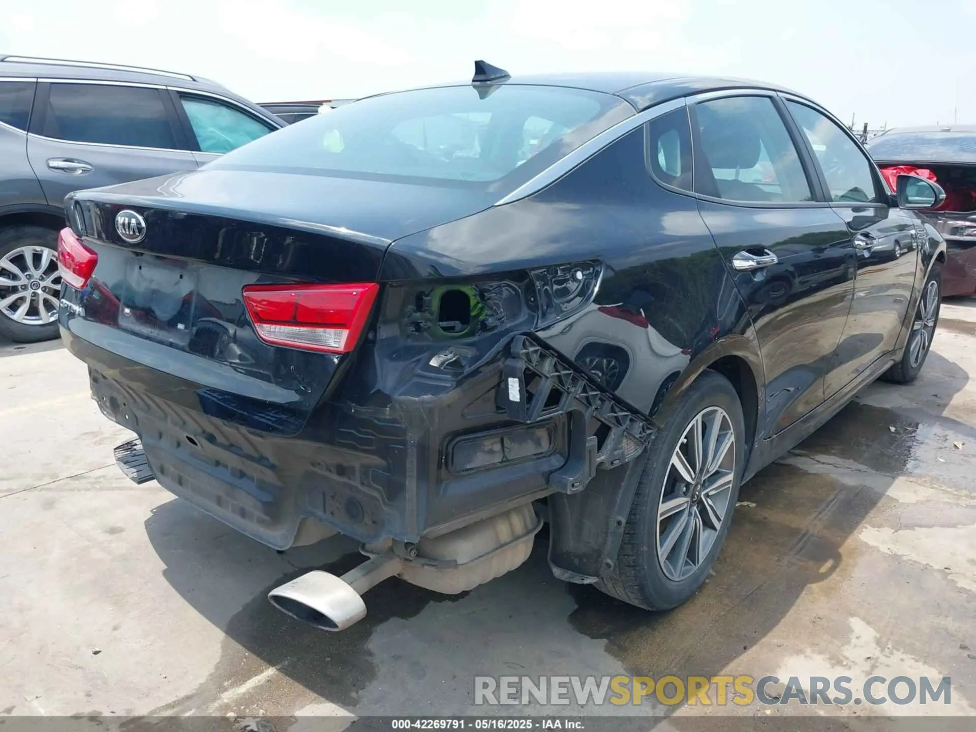 4 fotografías del automóvil dañado 5XXGT4L38KG375297 KIA OPTIMA 2019
