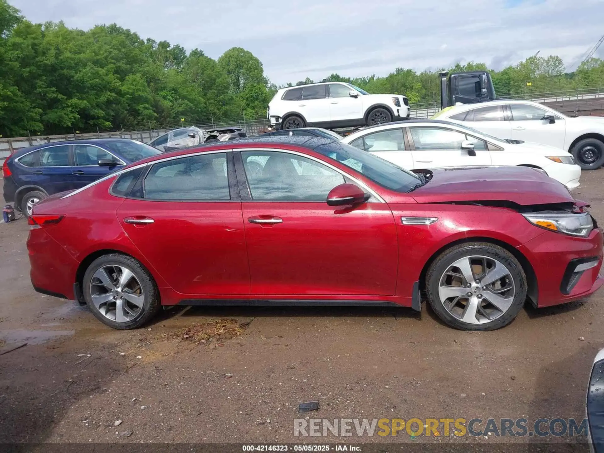 13 fotografías del automóvil dañado 5XXGT4L38KG375686 KIA OPTIMA 2019