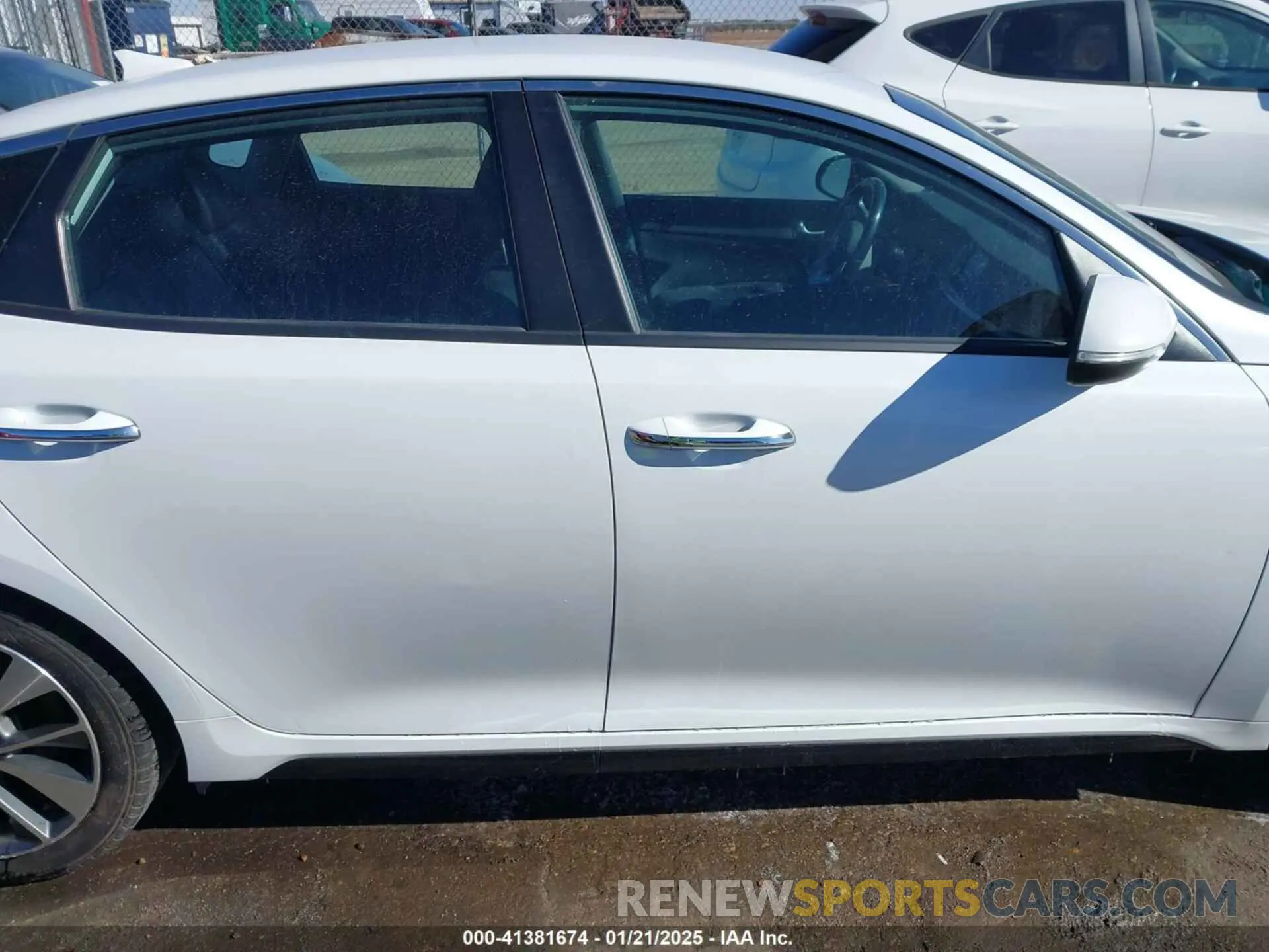 13 fotografías del automóvil dañado 5XXGT4L39KG296267 KIA OPTIMA 2019