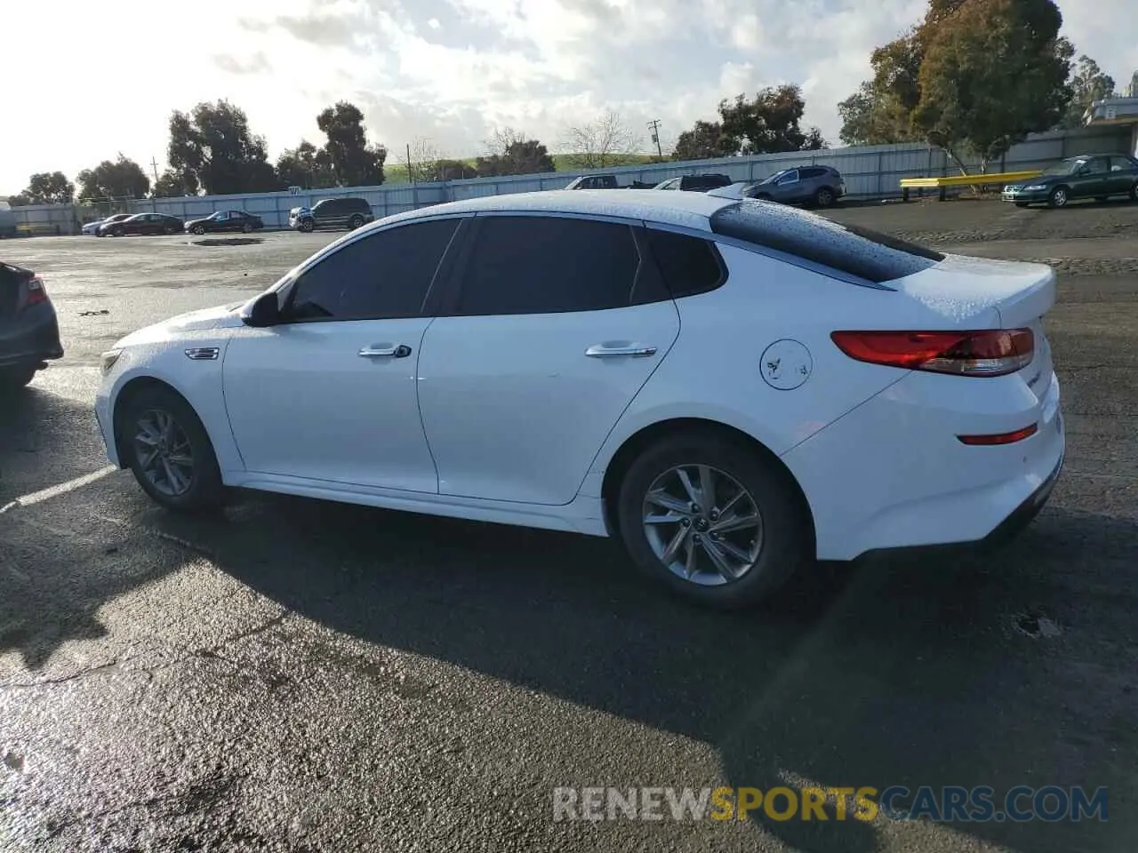 2 fotografías del automóvil dañado 5XXGT4L39KG310409 KIA OPTIMA 2019