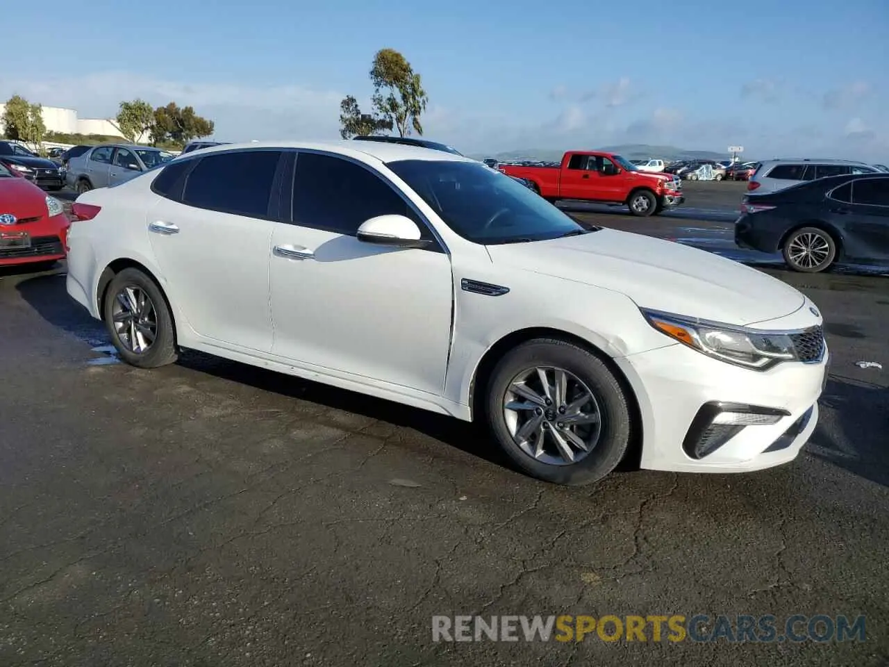 4 fotografías del automóvil dañado 5XXGT4L39KG310409 KIA OPTIMA 2019