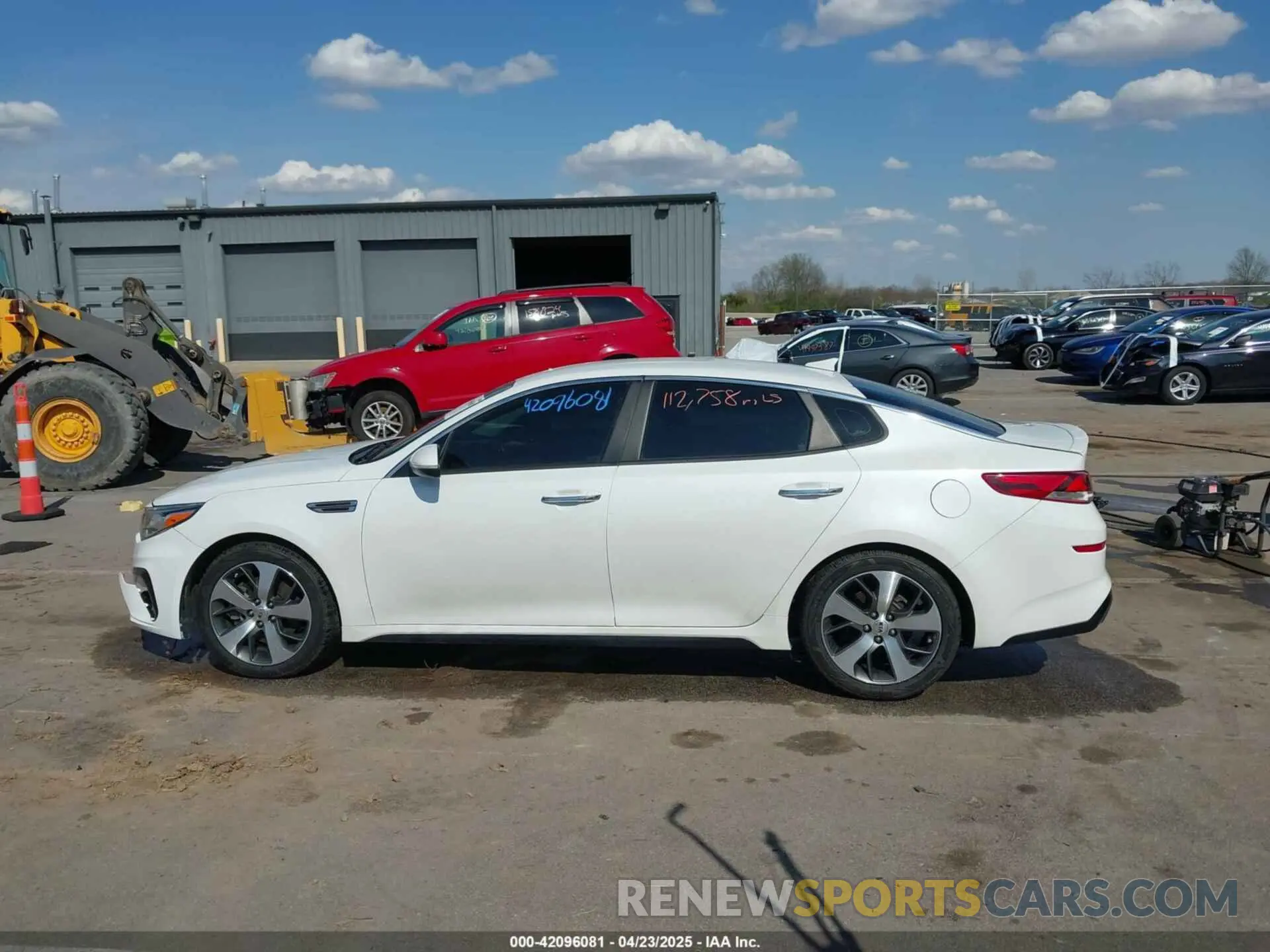 15 fotografías del automóvil dañado 5XXGT4L39KG322754 KIA OPTIMA 2019
