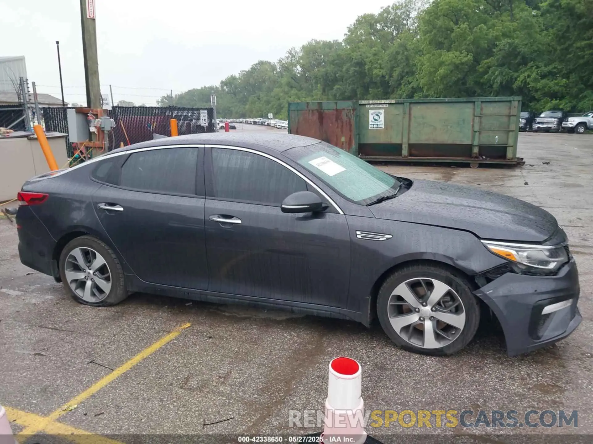 12 fotografías del automóvil dañado 5XXGT4L39KG325878 KIA OPTIMA 2019