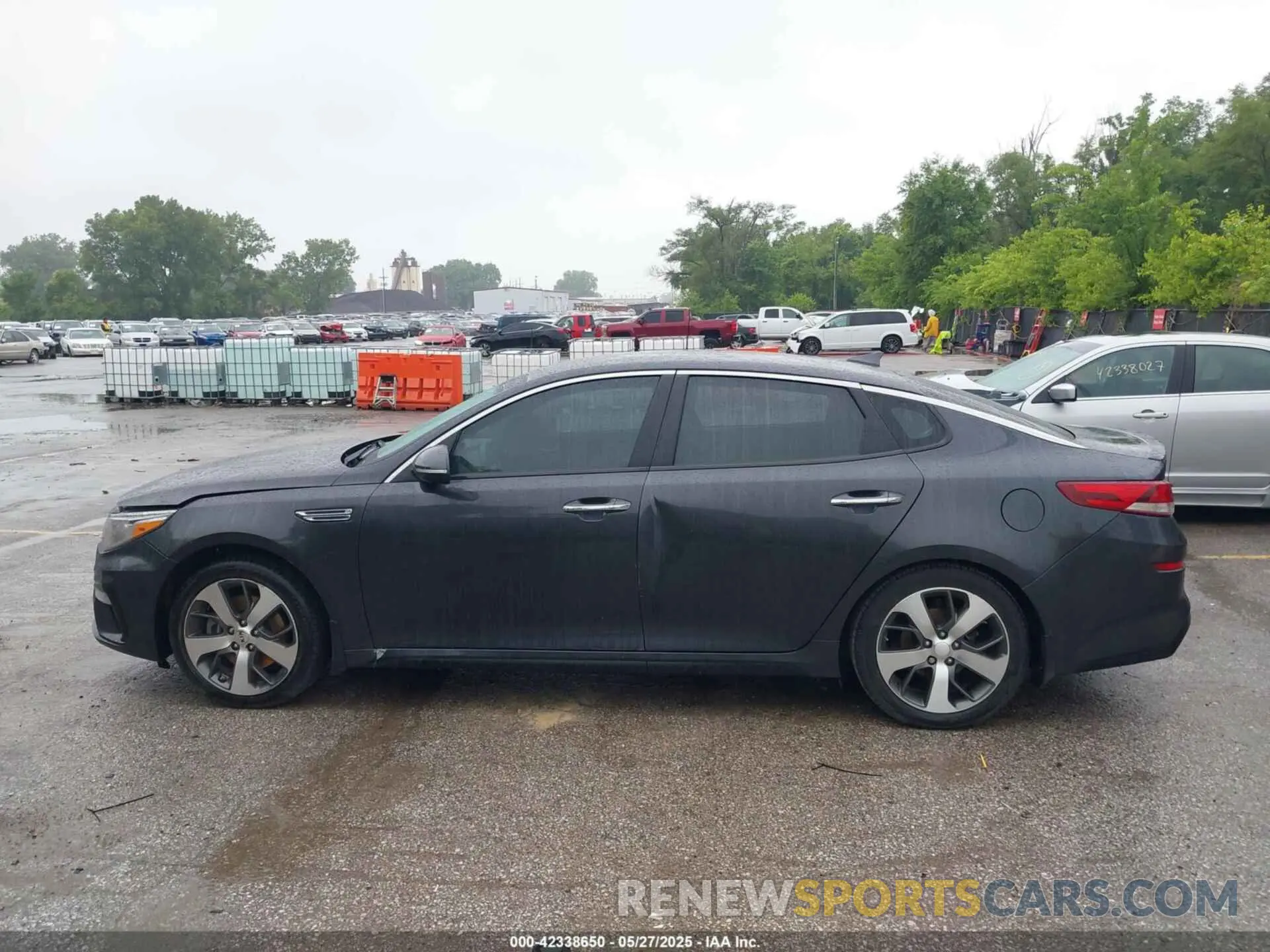 13 fotografías del automóvil dañado 5XXGT4L39KG325878 KIA OPTIMA 2019