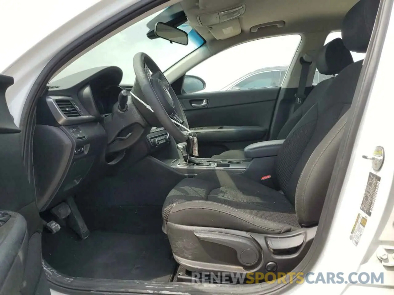 7 fotografías del automóvil dañado 5XXGT4L39KG337268 KIA OPTIMA 2019