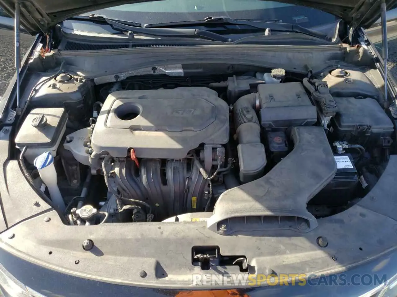 11 fotografías del automóvil dañado 5XXGT4L39KG345709 KIA OPTIMA 2019