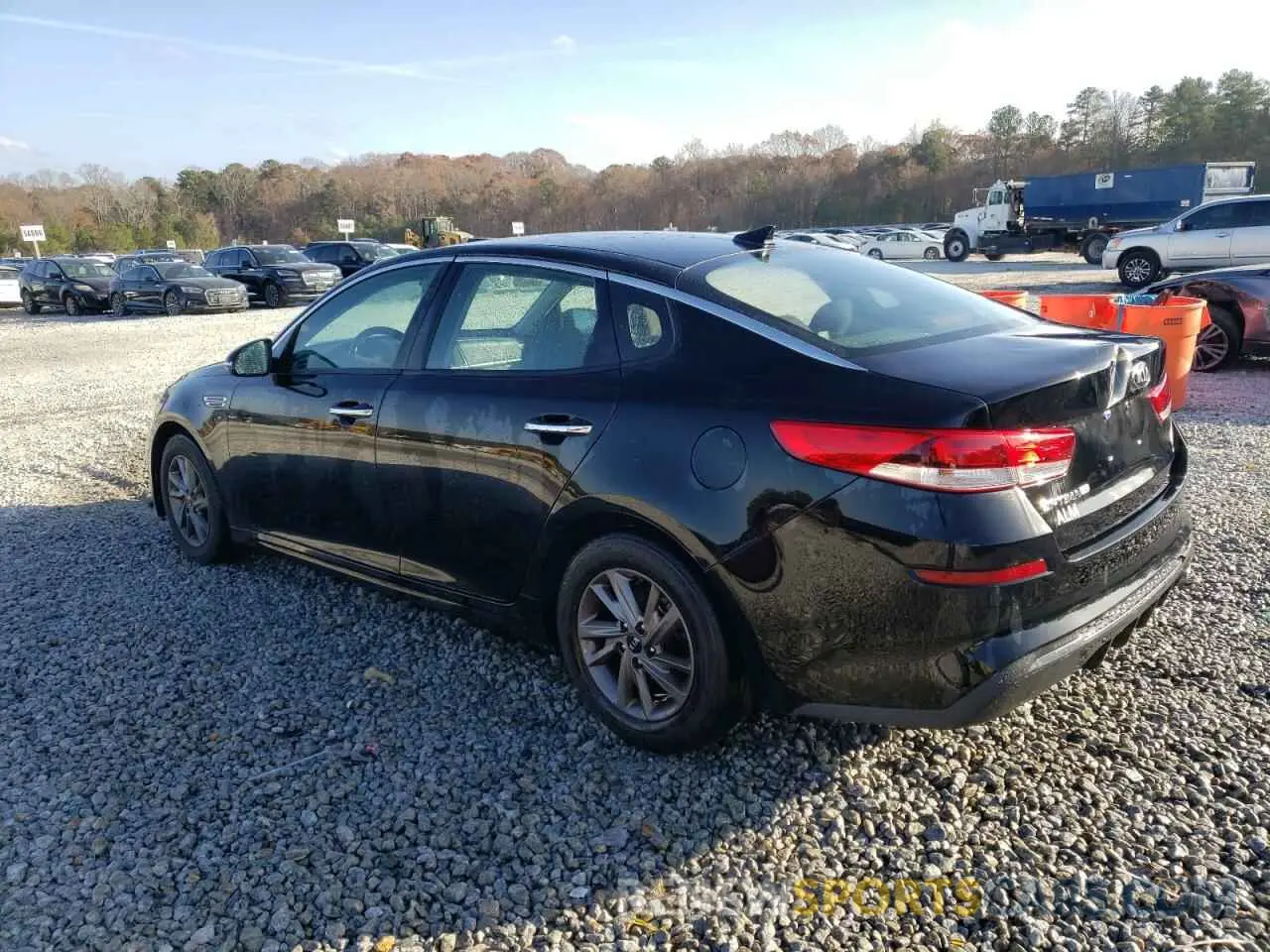 2 fotografías del automóvil dañado 5XXGT4L39KG345709 KIA OPTIMA 2019