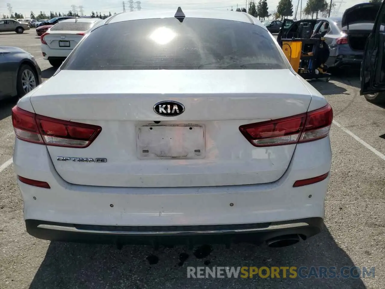 6 fotografías del automóvil dañado 5XXGT4L39KG349632 KIA OPTIMA 2019