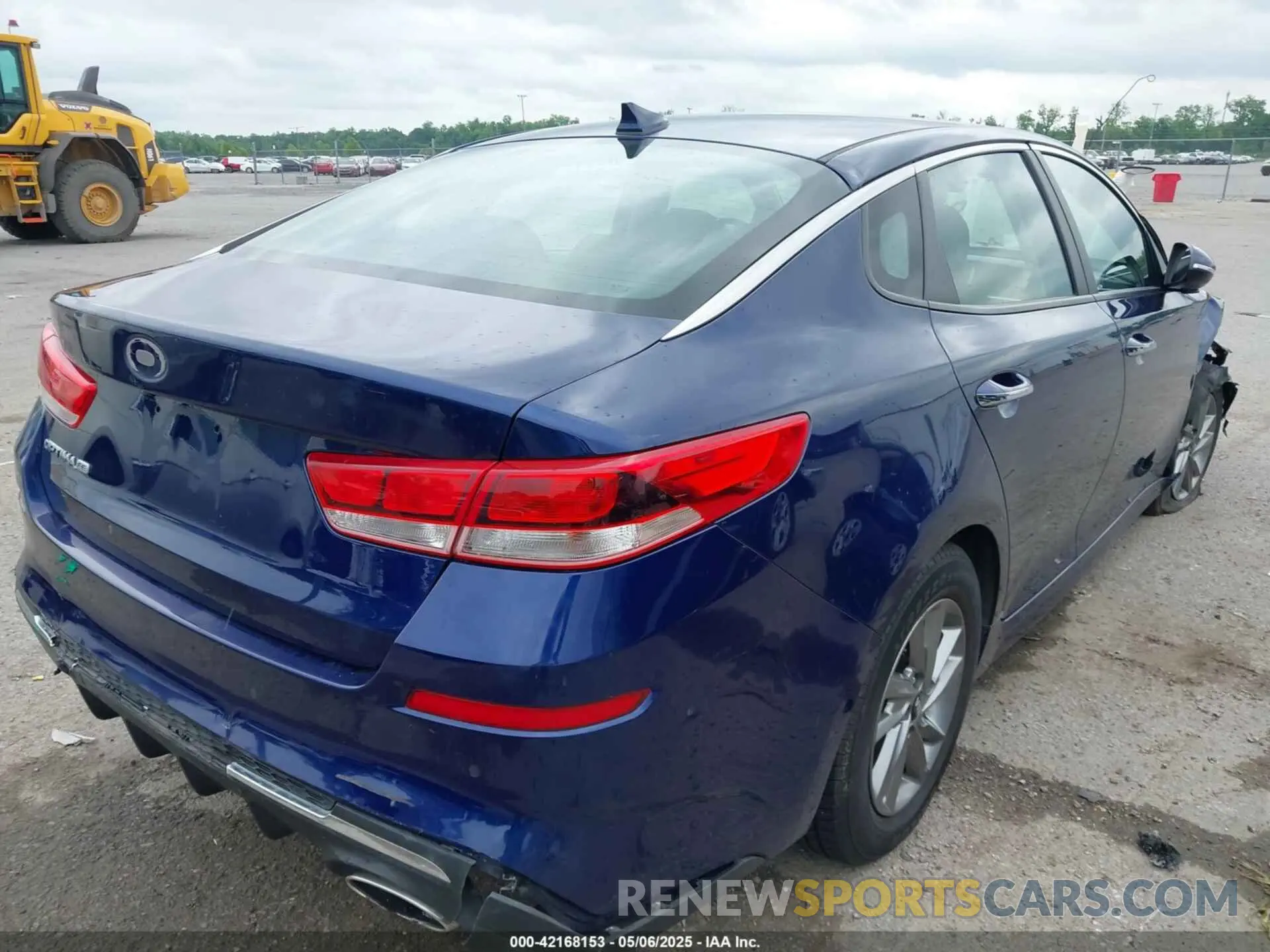 4 fotografías del automóvil dañado 5XXGT4L39KG352319 KIA OPTIMA 2019
