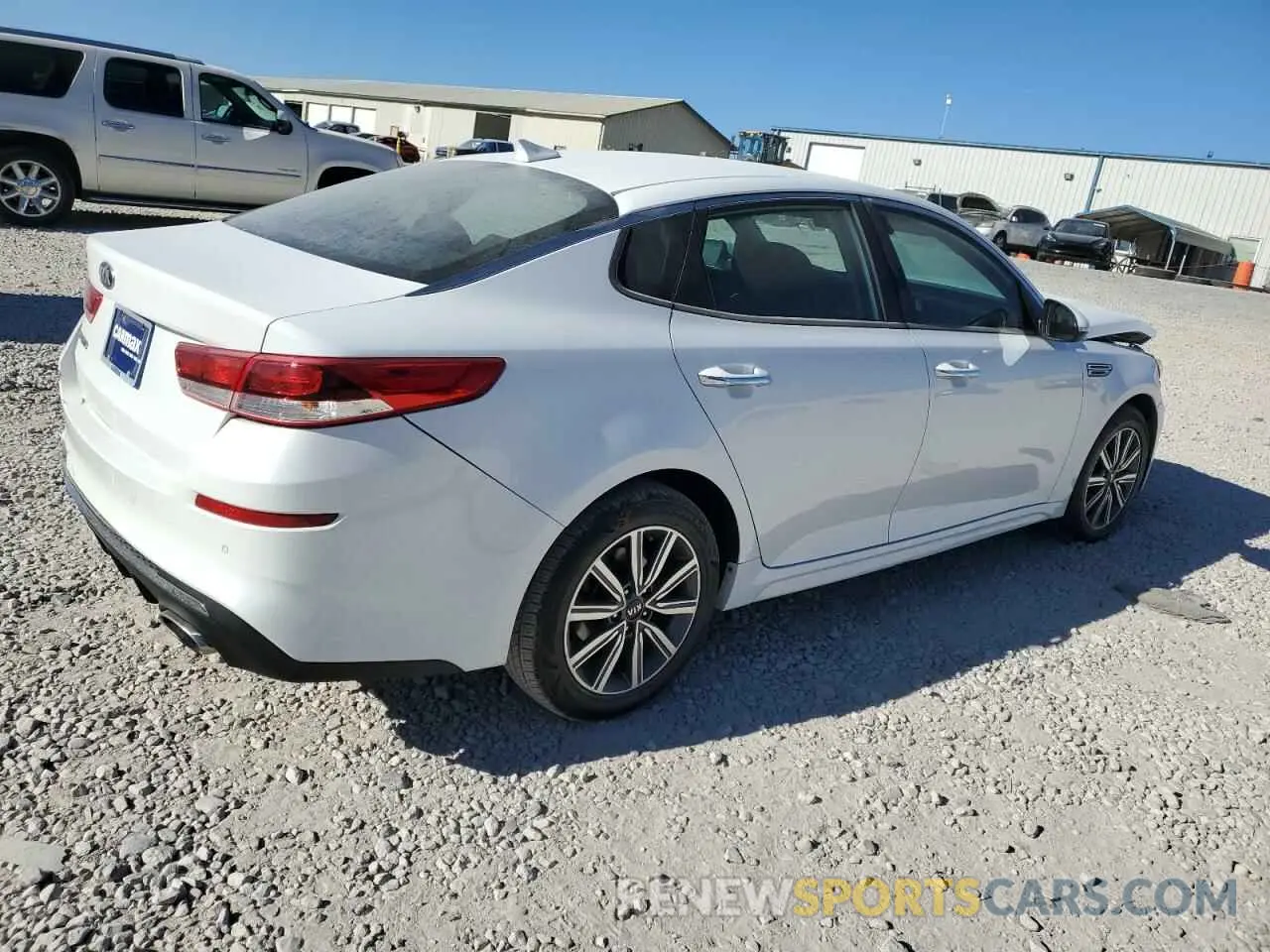 3 fotografías del automóvil dañado 5XXGT4L39KG355947 KIA OPTIMA 2019