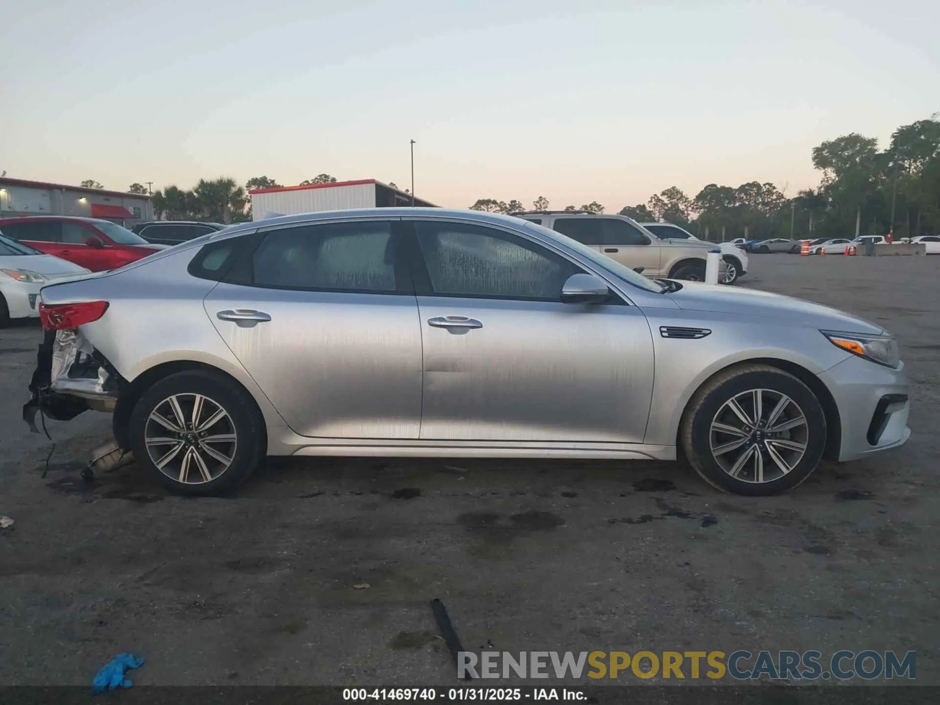 14 fotografías del automóvil dañado 5XXGT4L39KG363028 KIA OPTIMA 2019
