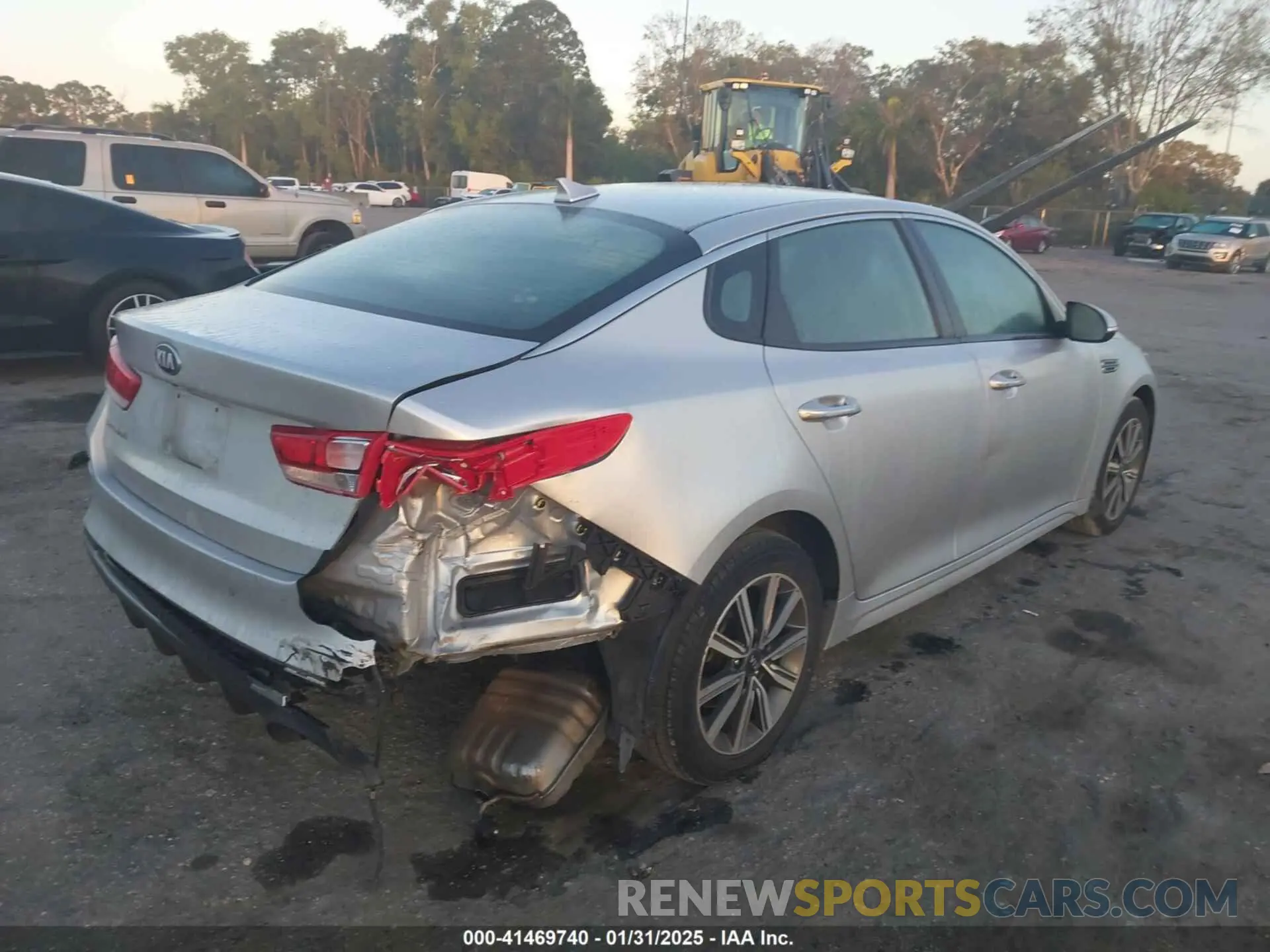 4 fotografías del automóvil dañado 5XXGT4L39KG363028 KIA OPTIMA 2019
