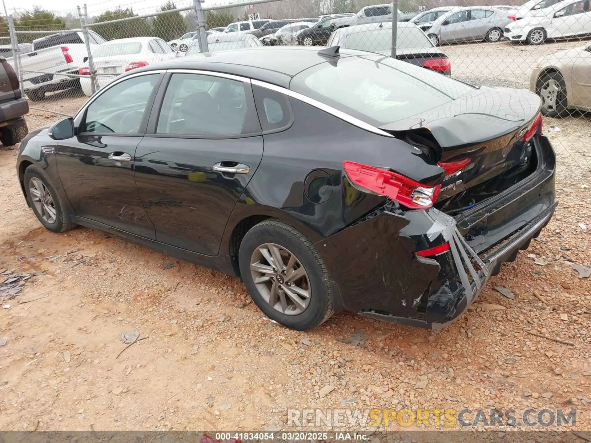 3 fotografías del automóvil dañado 5XXGT4L39KG374112 KIA OPTIMA 2019