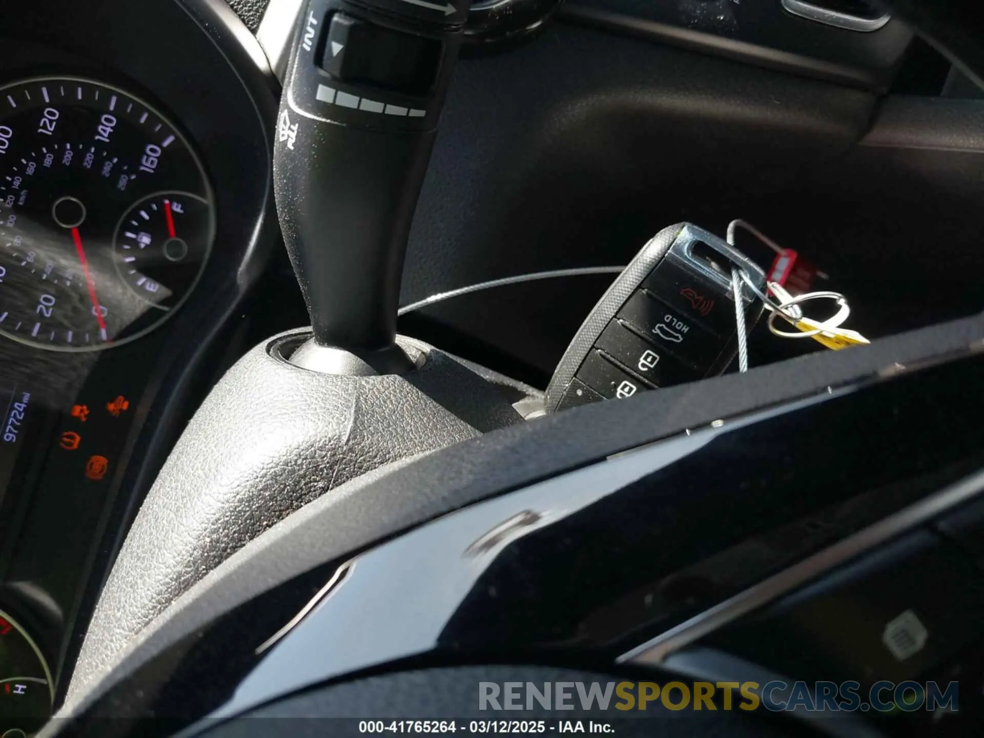 11 fotografías del automóvil dañado 5XXGT4L39KG374935 KIA OPTIMA 2019