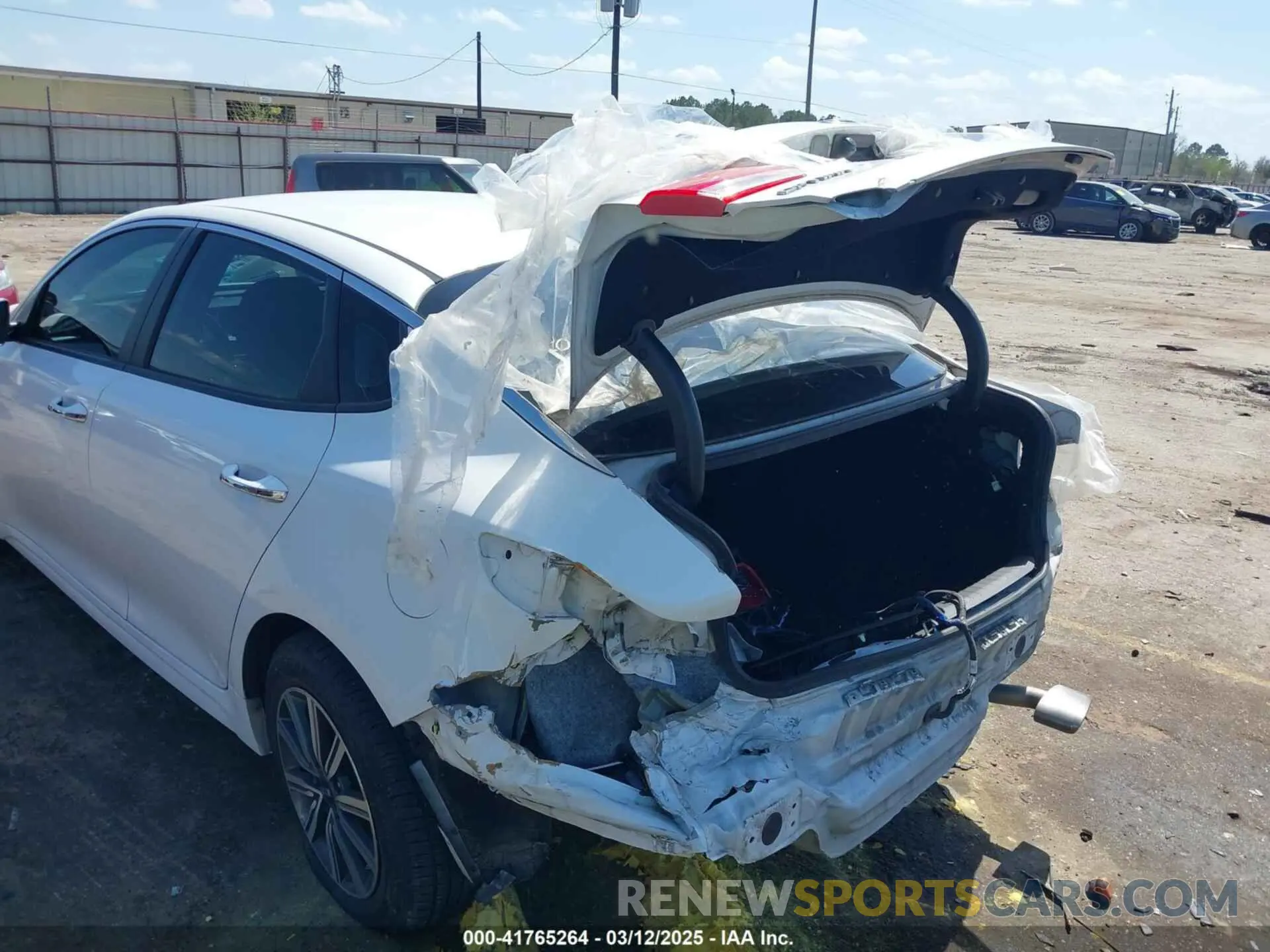 6 fotografías del automóvil dañado 5XXGT4L39KG374935 KIA OPTIMA 2019