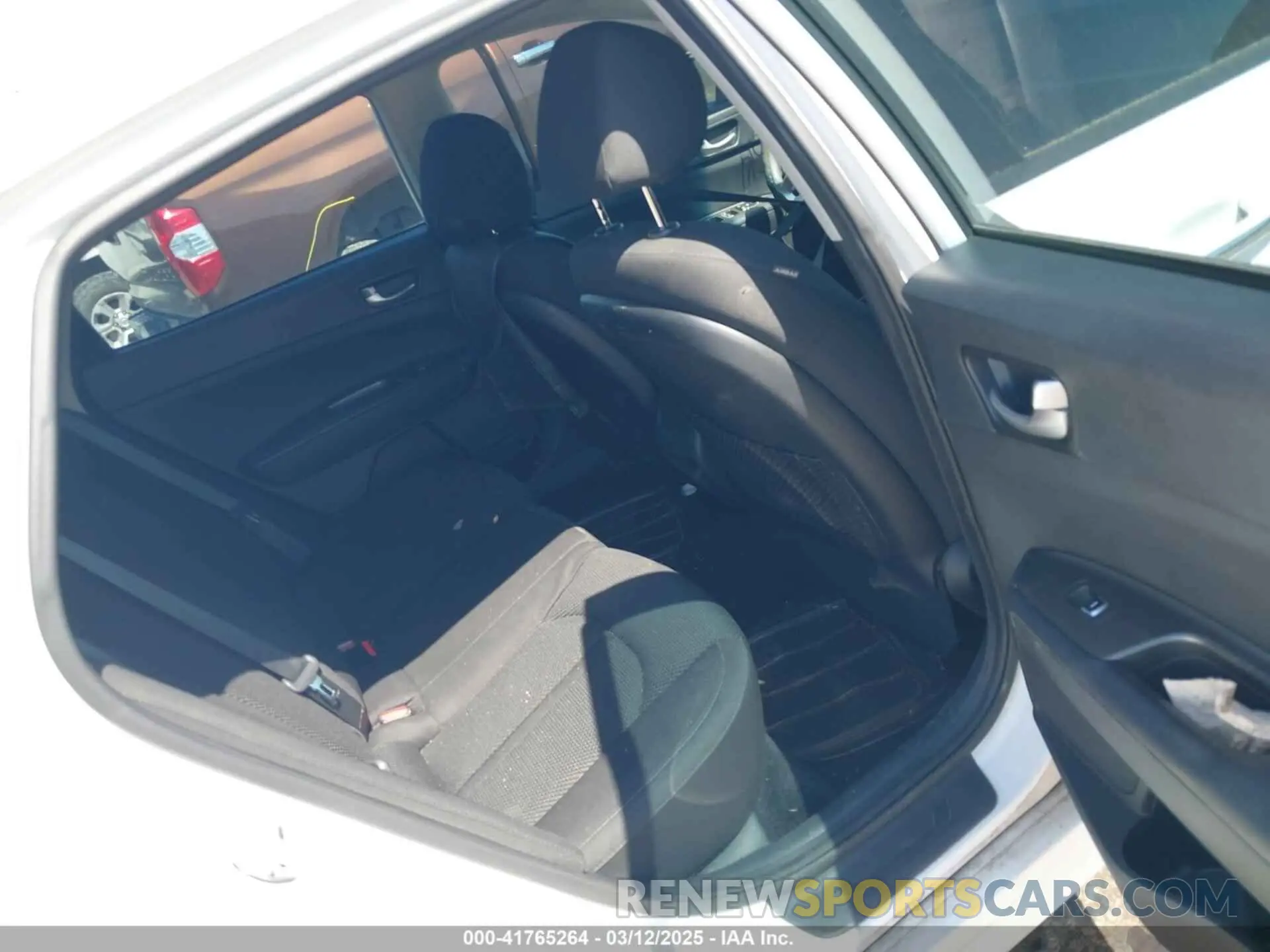 8 fotografías del automóvil dañado 5XXGT4L39KG374935 KIA OPTIMA 2019