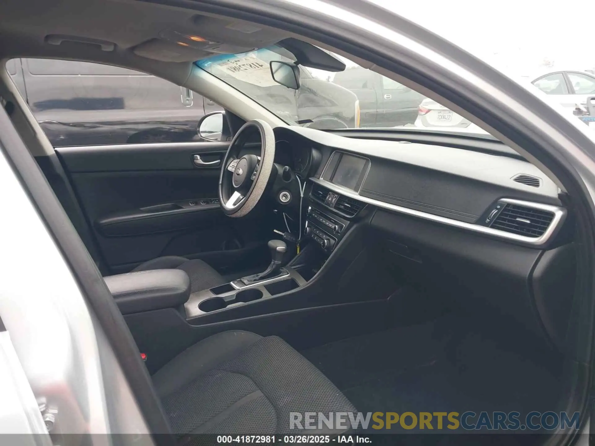 5 fotografías del automóvil dañado 5XXGT4L3XKG285486 KIA OPTIMA 2019