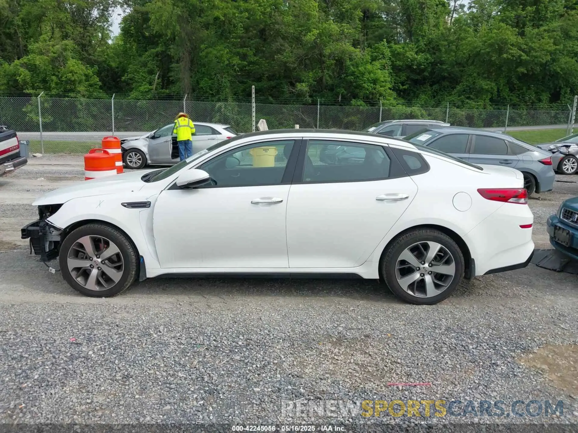 14 fotografías del automóvil dañado 5XXGT4L3XKG294267 KIA OPTIMA 2019