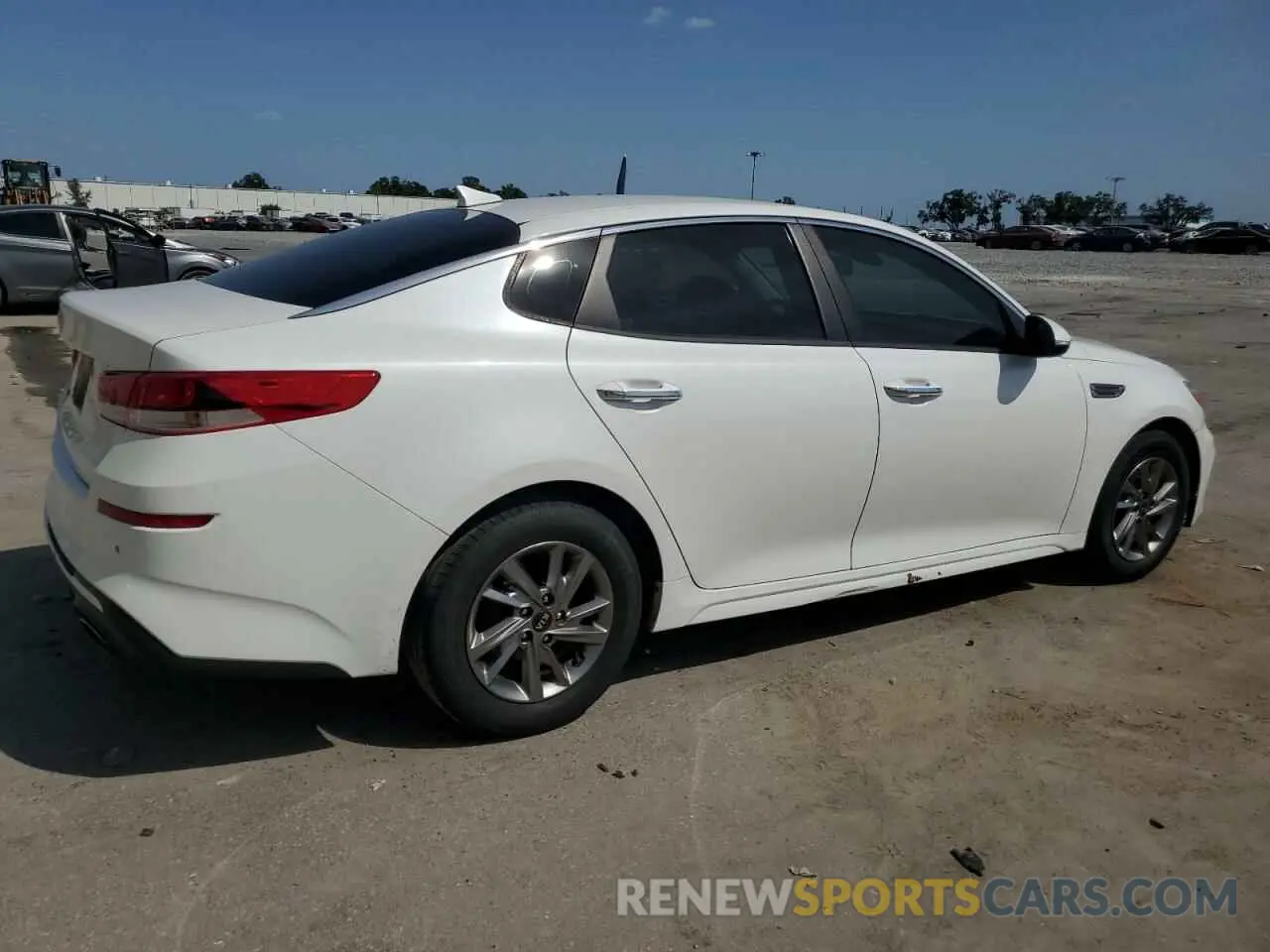 3 fotografías del automóvil dañado 5XXGT4L3XKG294706 KIA OPTIMA 2019