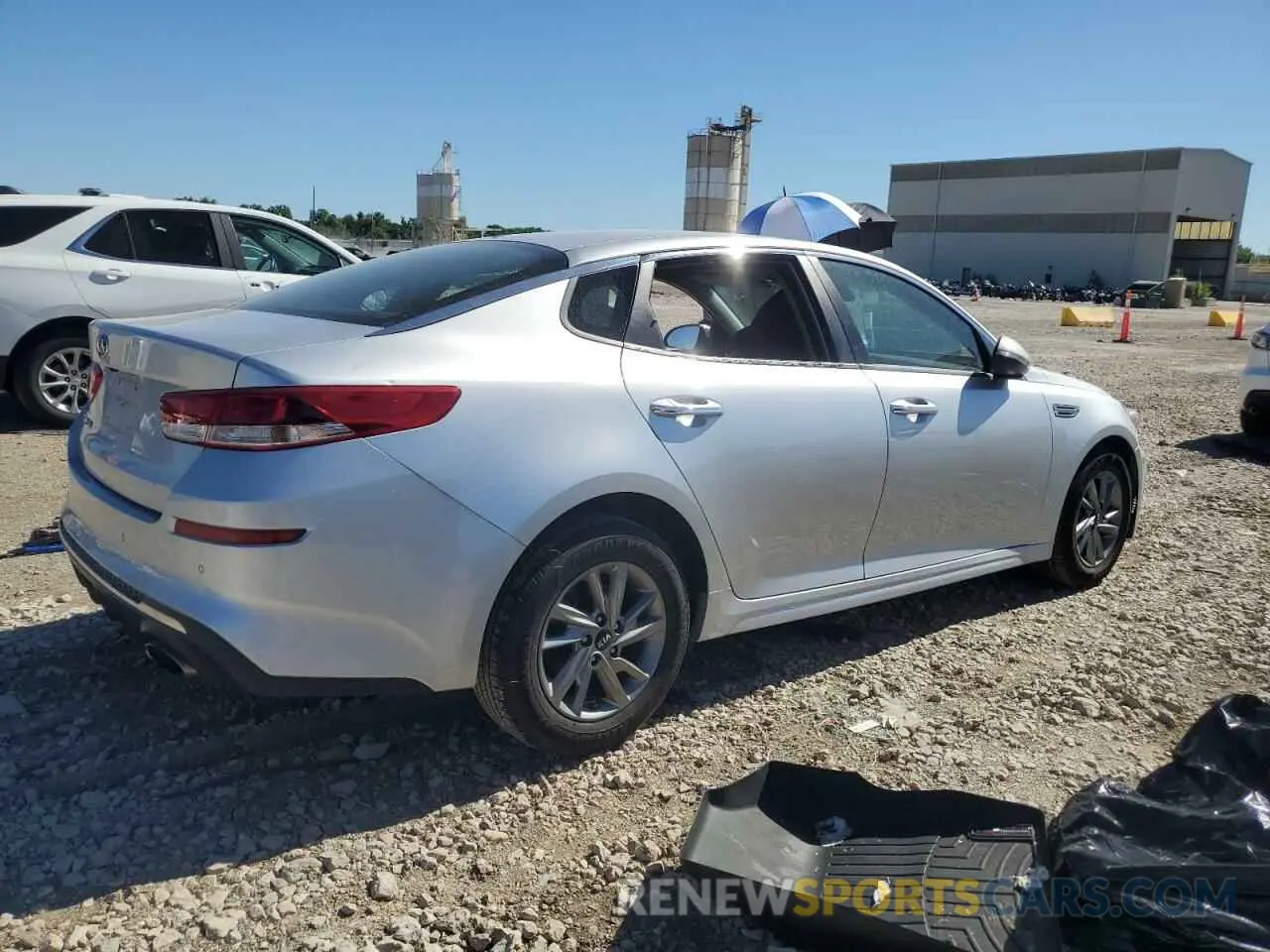 3 fotografías del automóvil dañado 5XXGT4L3XKG300293 KIA OPTIMA 2019