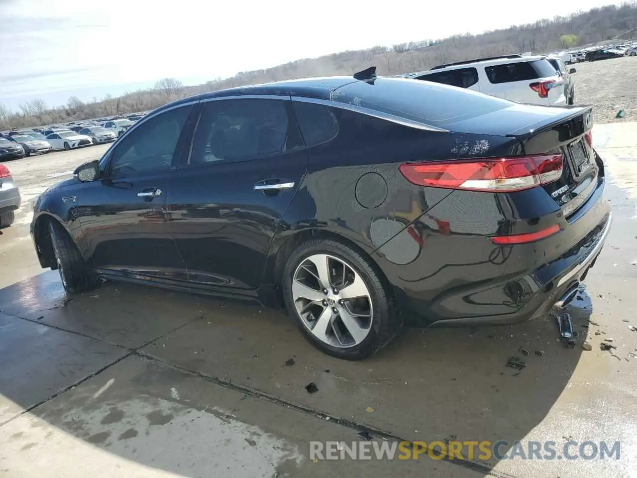 2 fotografías del automóvil dañado 5XXGT4L3XKG305039 KIA OPTIMA 2019