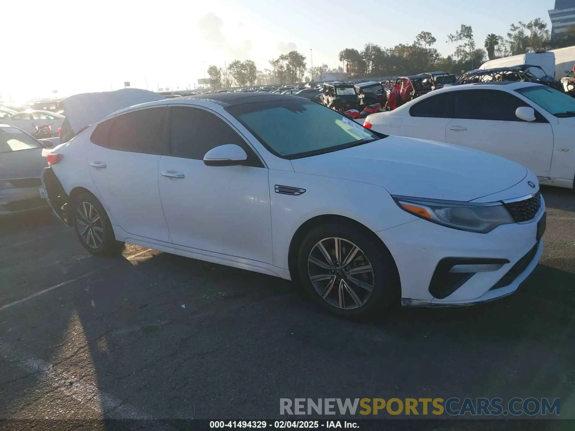13 fotografías del automóvil dañado 5XXGT4L3XKG310001 KIA OPTIMA 2019