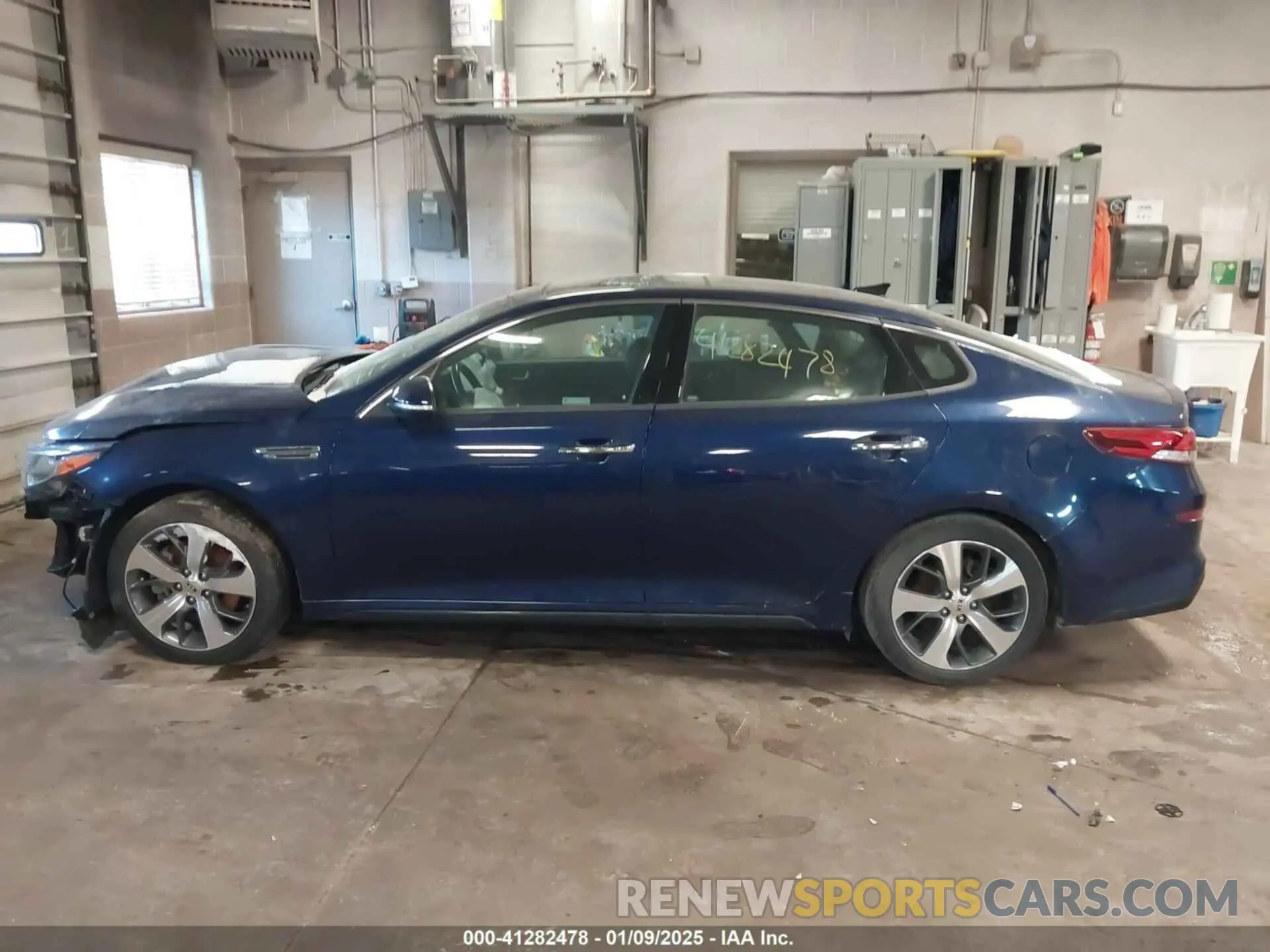 14 fotografías del automóvil dañado 5XXGT4L3XKG317045 KIA OPTIMA 2019