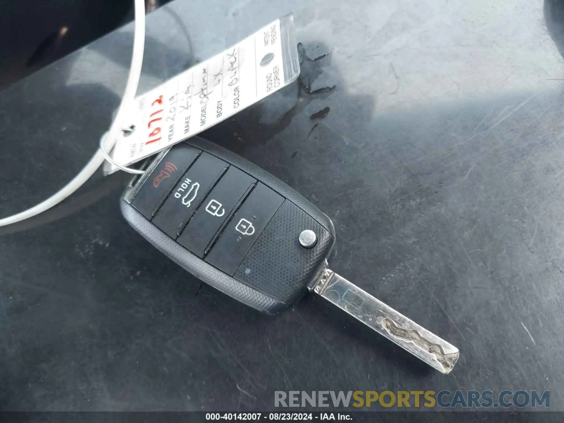 11 fotografías del automóvil dañado 5XXGT4L3XKG318051 KIA OPTIMA 2019