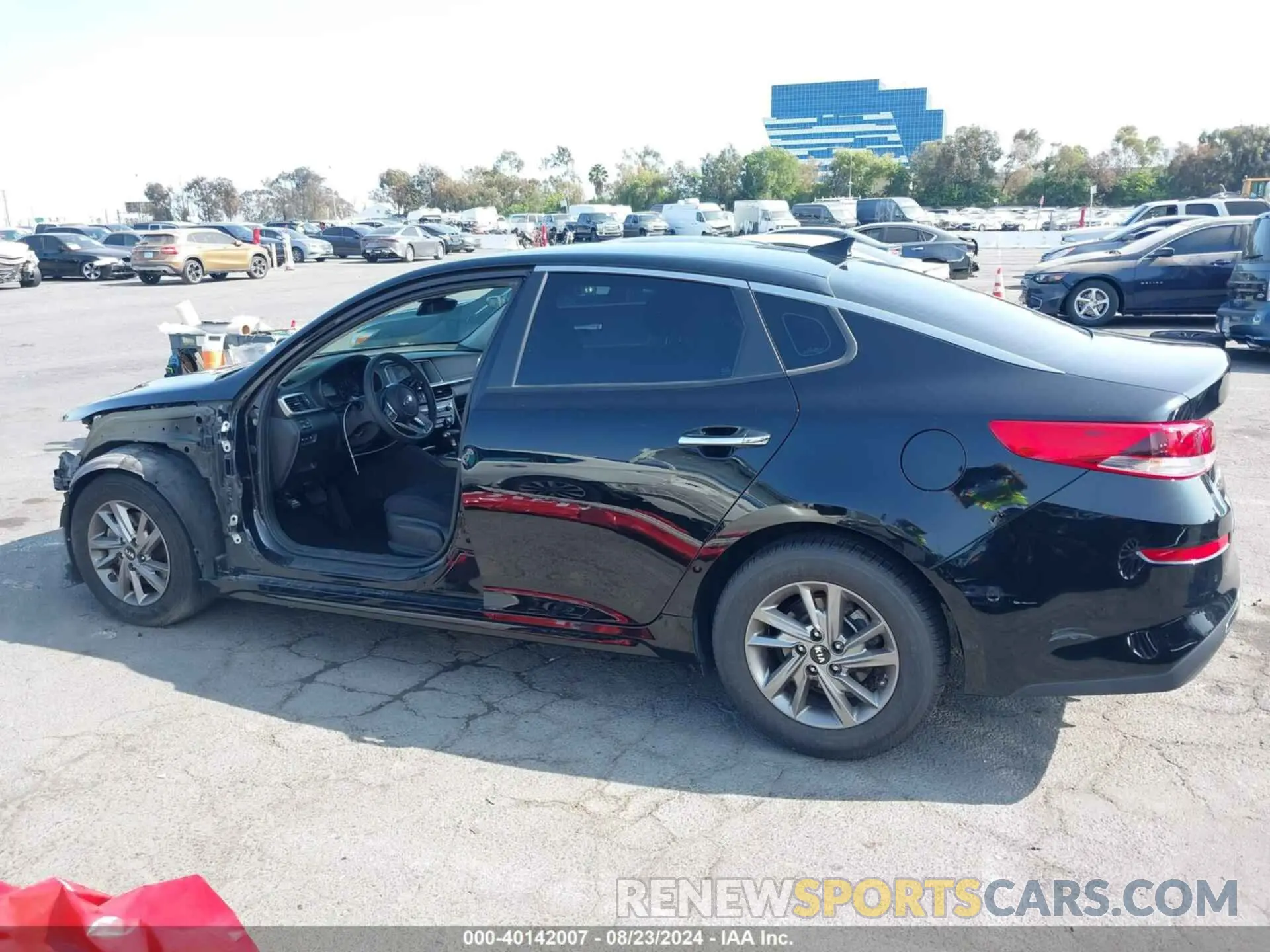 15 fotografías del automóvil dañado 5XXGT4L3XKG318051 KIA OPTIMA 2019