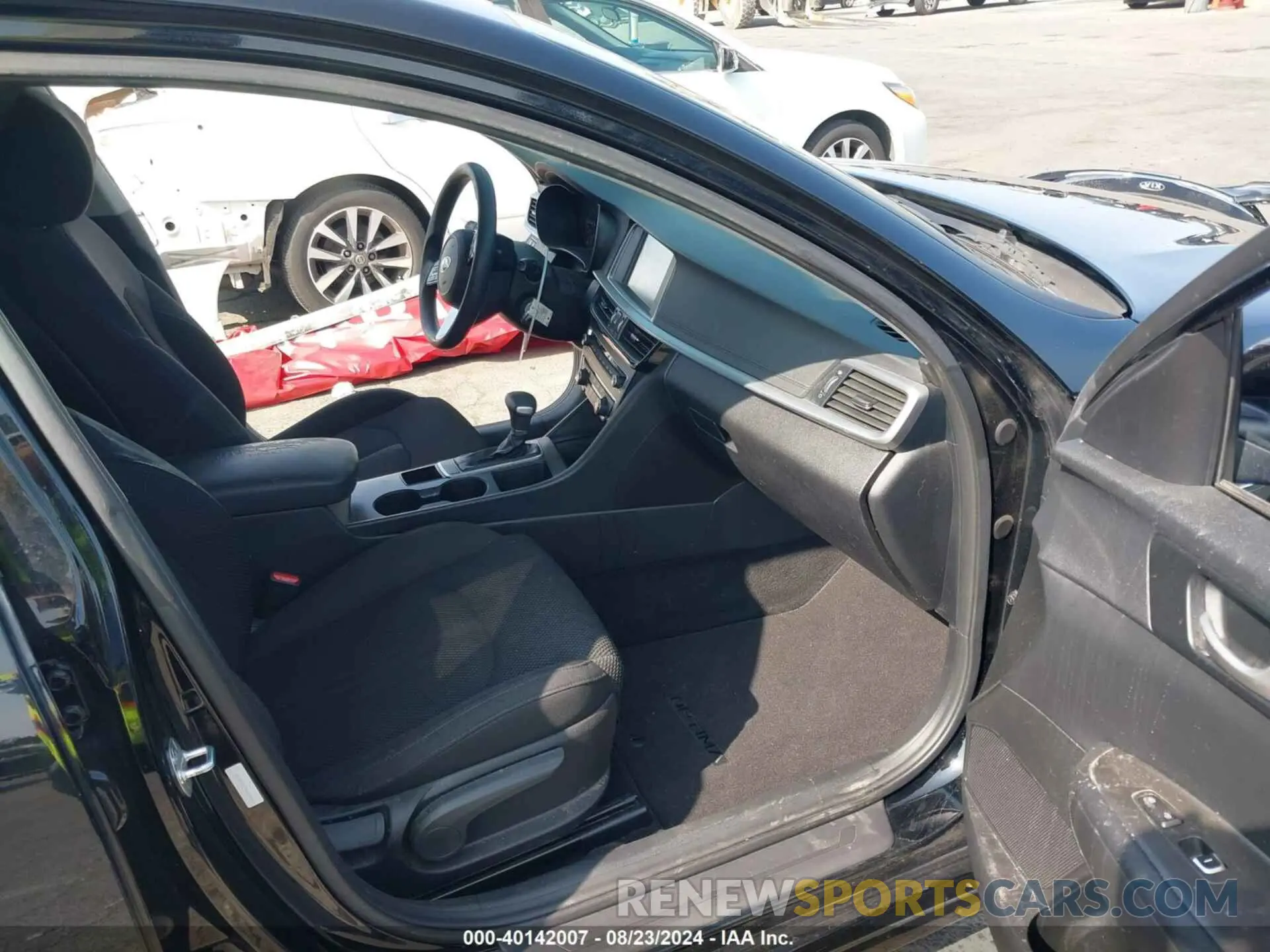 5 fotografías del automóvil dañado 5XXGT4L3XKG318051 KIA OPTIMA 2019