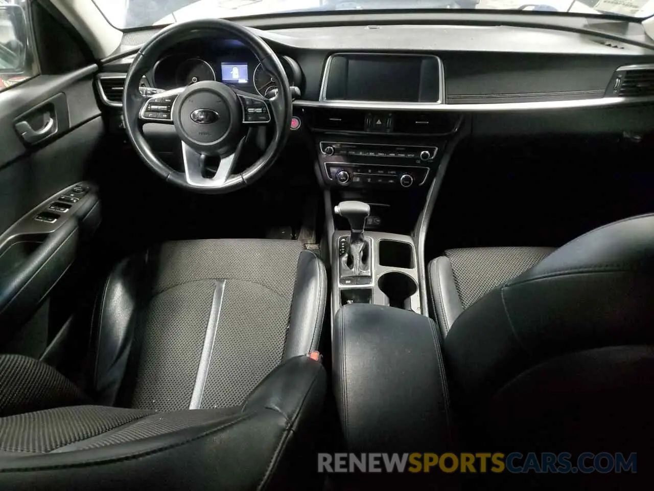 8 fotografías del automóvil dañado 5XXGT4L3XKG320625 KIA OPTIMA 2019