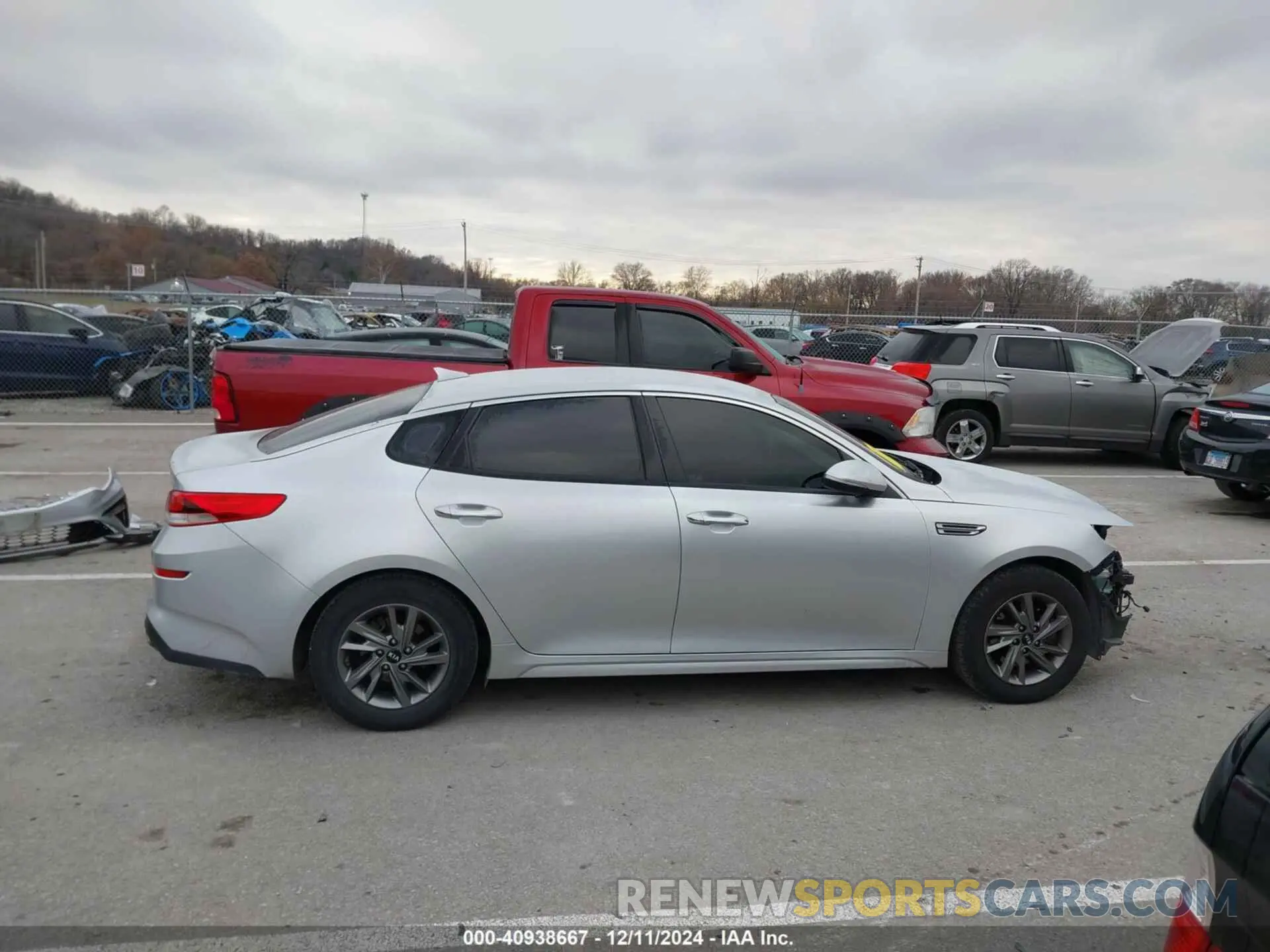 14 fotografías del automóvil dañado 5XXGT4L3XKG337425 KIA OPTIMA 2019