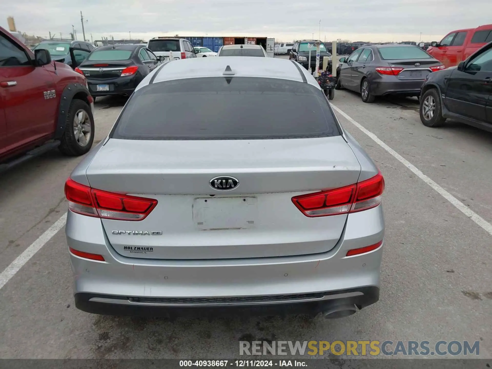 17 fotografías del automóvil dañado 5XXGT4L3XKG337425 KIA OPTIMA 2019