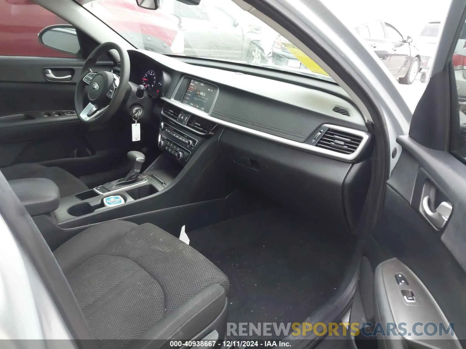 5 fotografías del automóvil dañado 5XXGT4L3XKG337425 KIA OPTIMA 2019