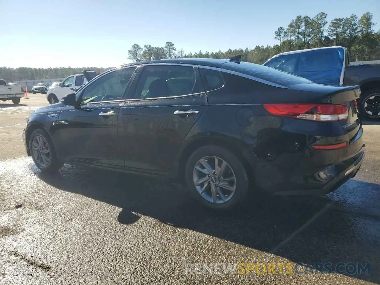 2 fotografías del automóvil dañado 5XXGT4L3XKG346769 KIA OPTIMA 2019