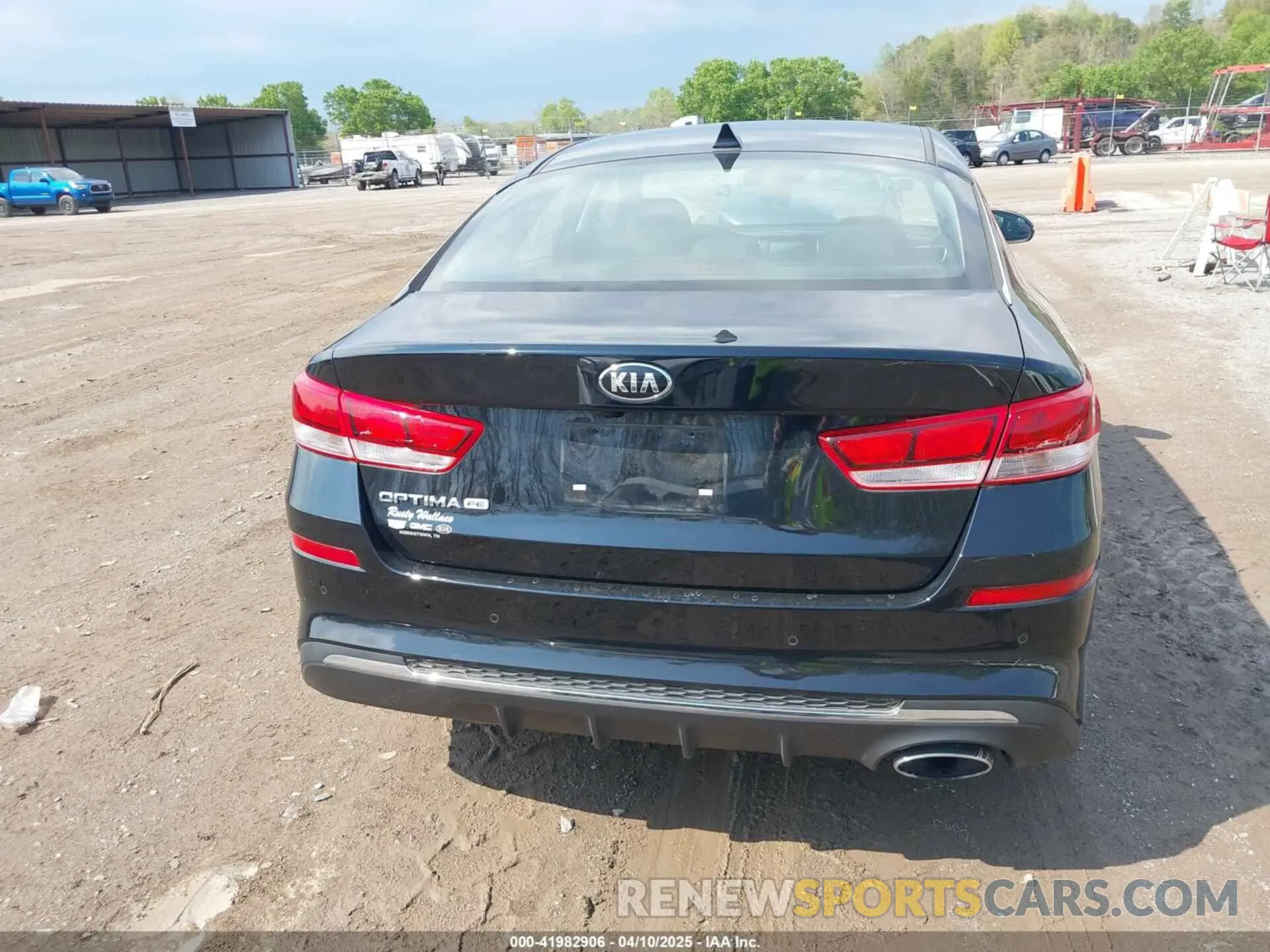 16 fotografías del automóvil dañado 5XXGT4L3XKG349221 KIA OPTIMA 2019