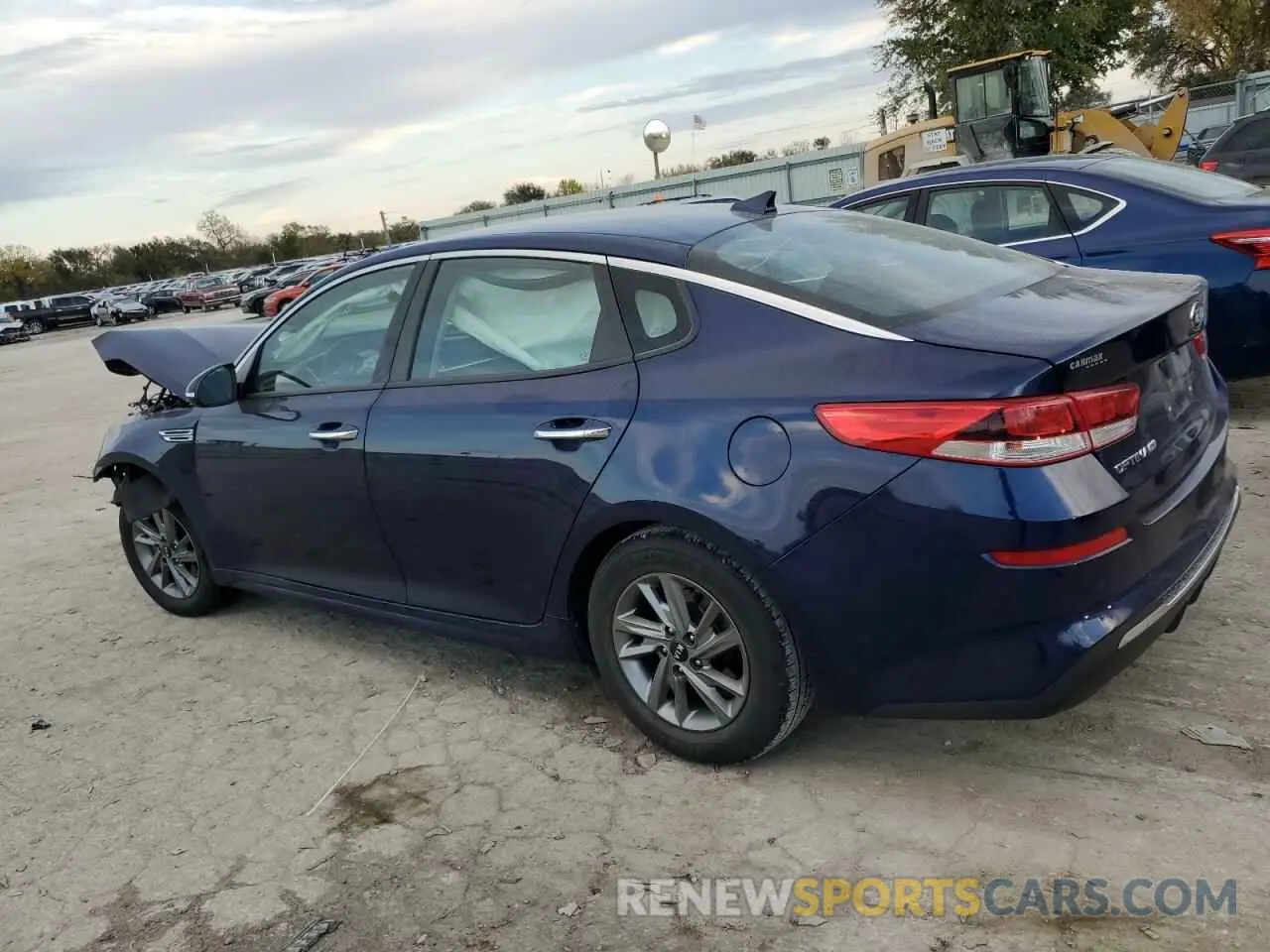 2 fotografías del automóvil dañado 5XXGT4L3XKG350921 KIA OPTIMA 2019
