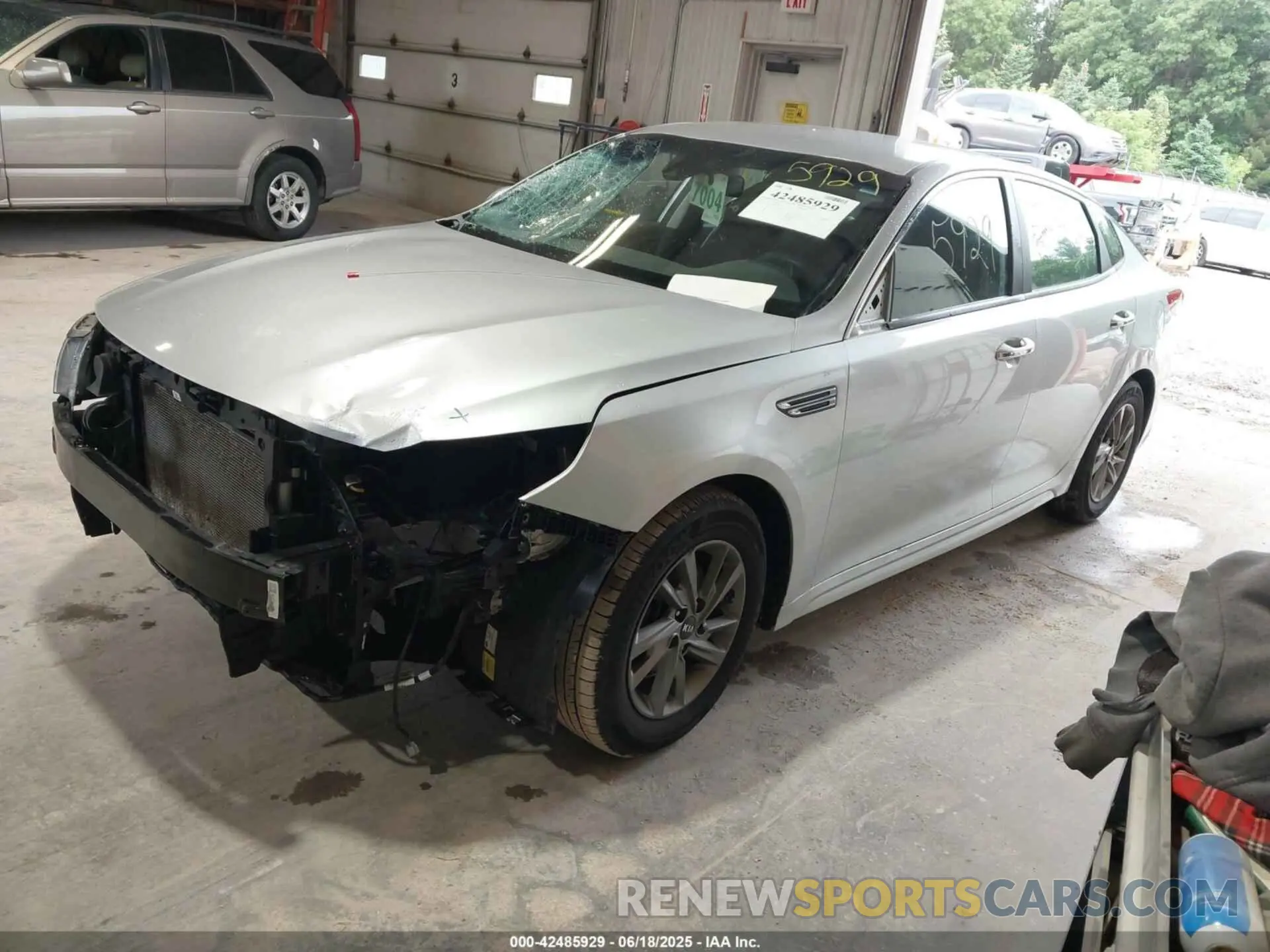 2 fotografías del automóvil dañado 5XXGT4L3XKG358341 KIA OPTIMA 2019