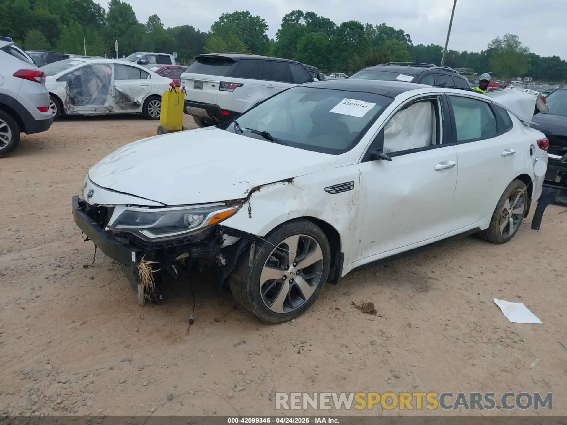 2 fotografías del automóvil dañado 5XXGT4L3XKG366276 KIA OPTIMA 2019