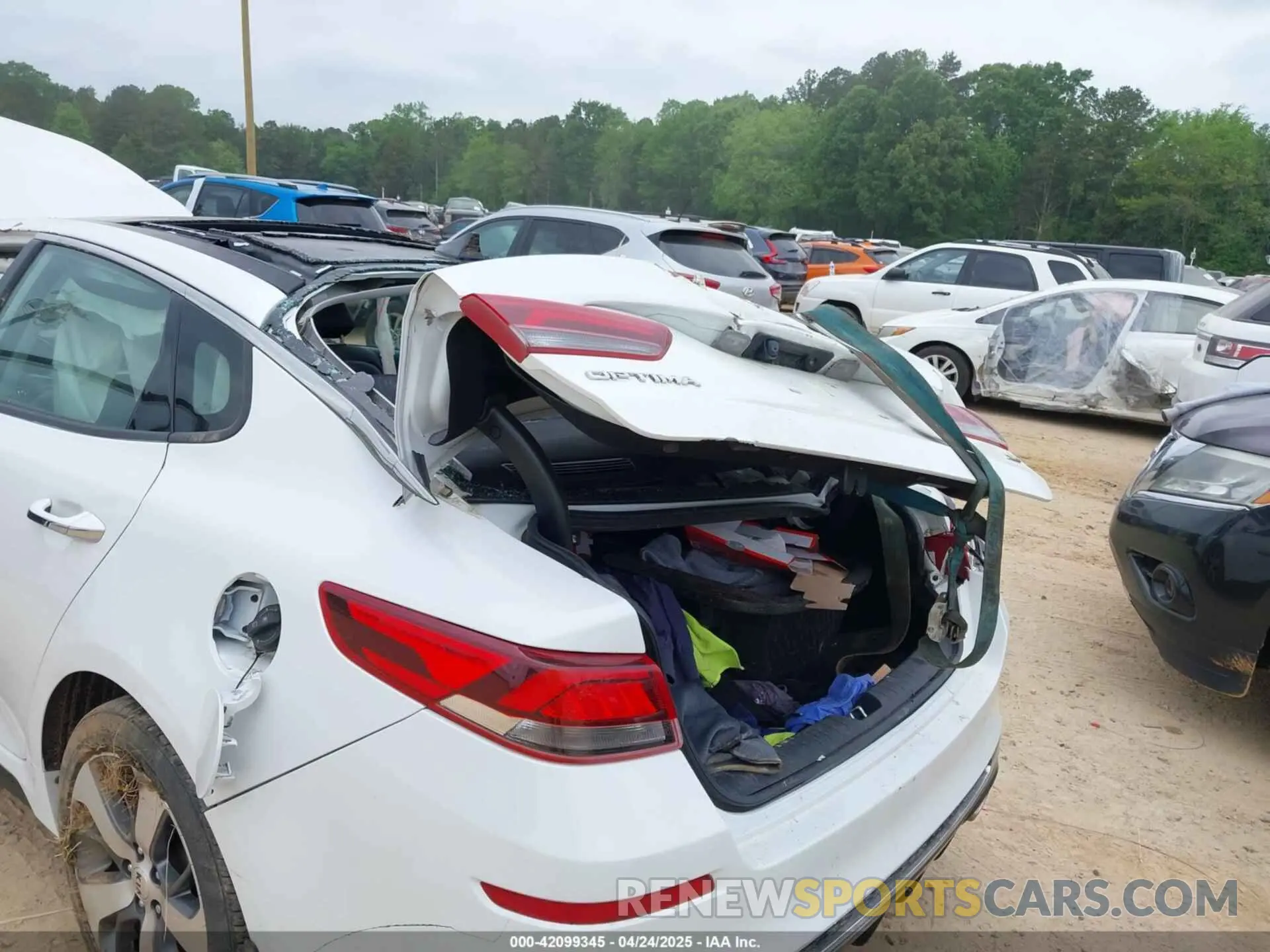6 fotografías del automóvil dañado 5XXGT4L3XKG366276 KIA OPTIMA 2019