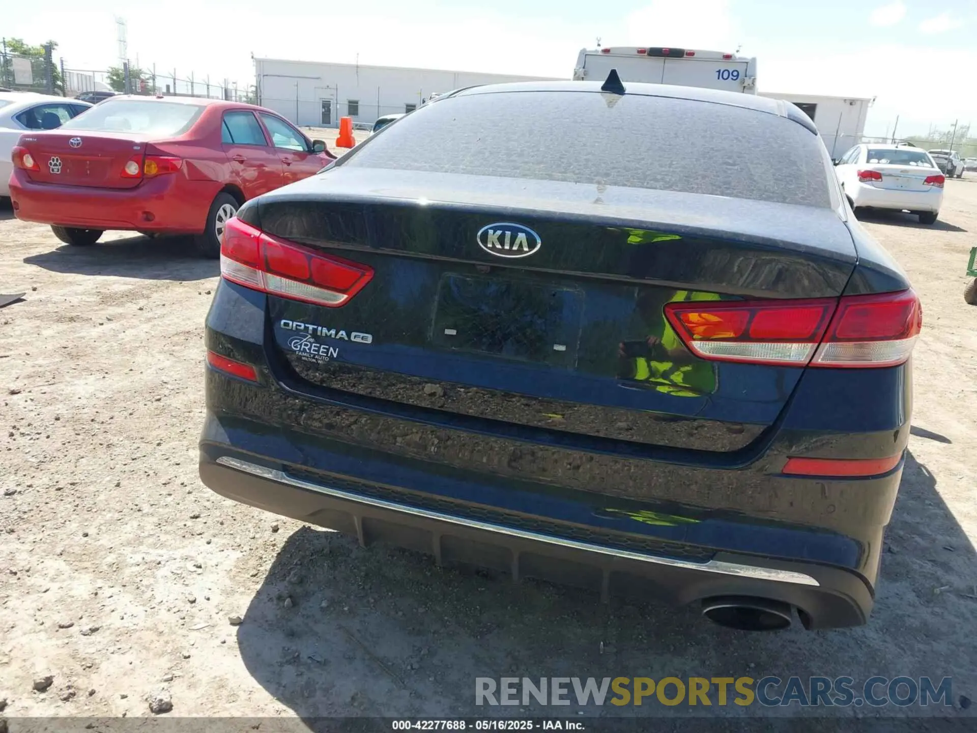 15 fotografías del automóvil dañado 5XXGT4L3XKG367735 KIA OPTIMA 2019