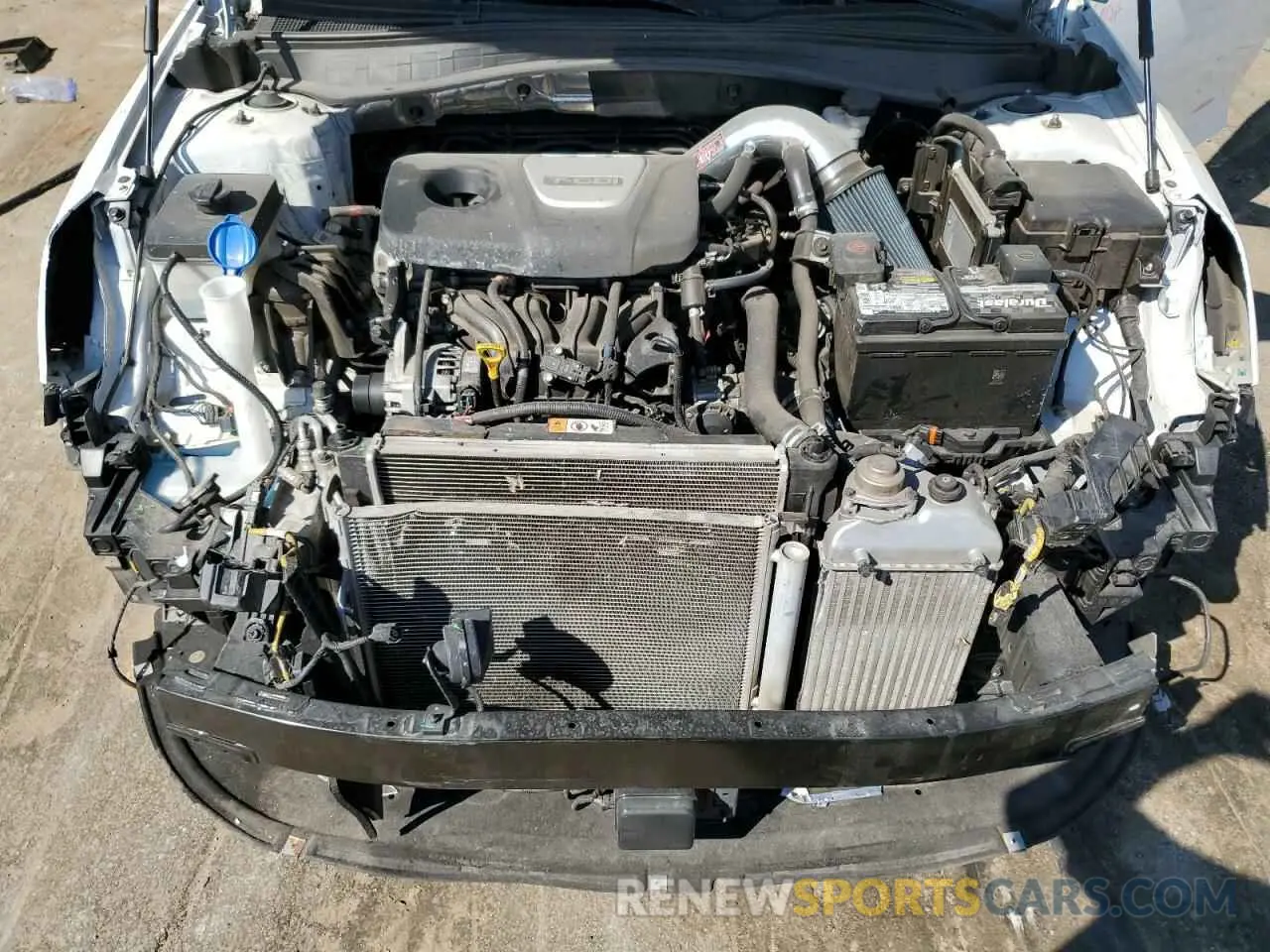 11 fotografías del automóvil dañado 5XXGU4L10KG316871 KIA OPTIMA 2019