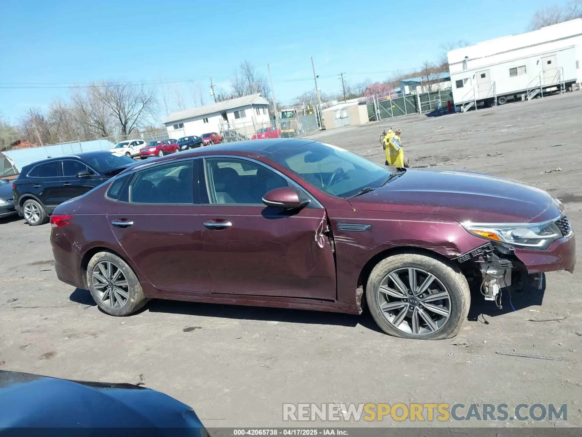 13 fotografías del automóvil dañado 5XXGU4L12KG292041 KIA OPTIMA 2019